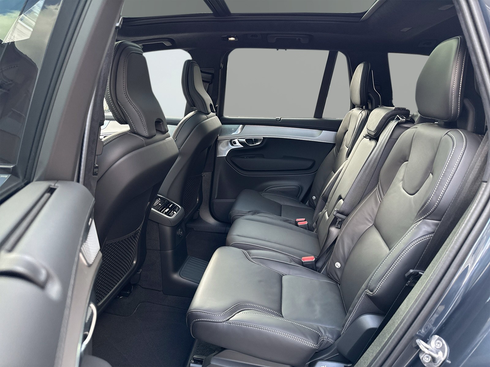 VOLVO XC90 2.0 T8 TE Black Edition eAWD-image-11