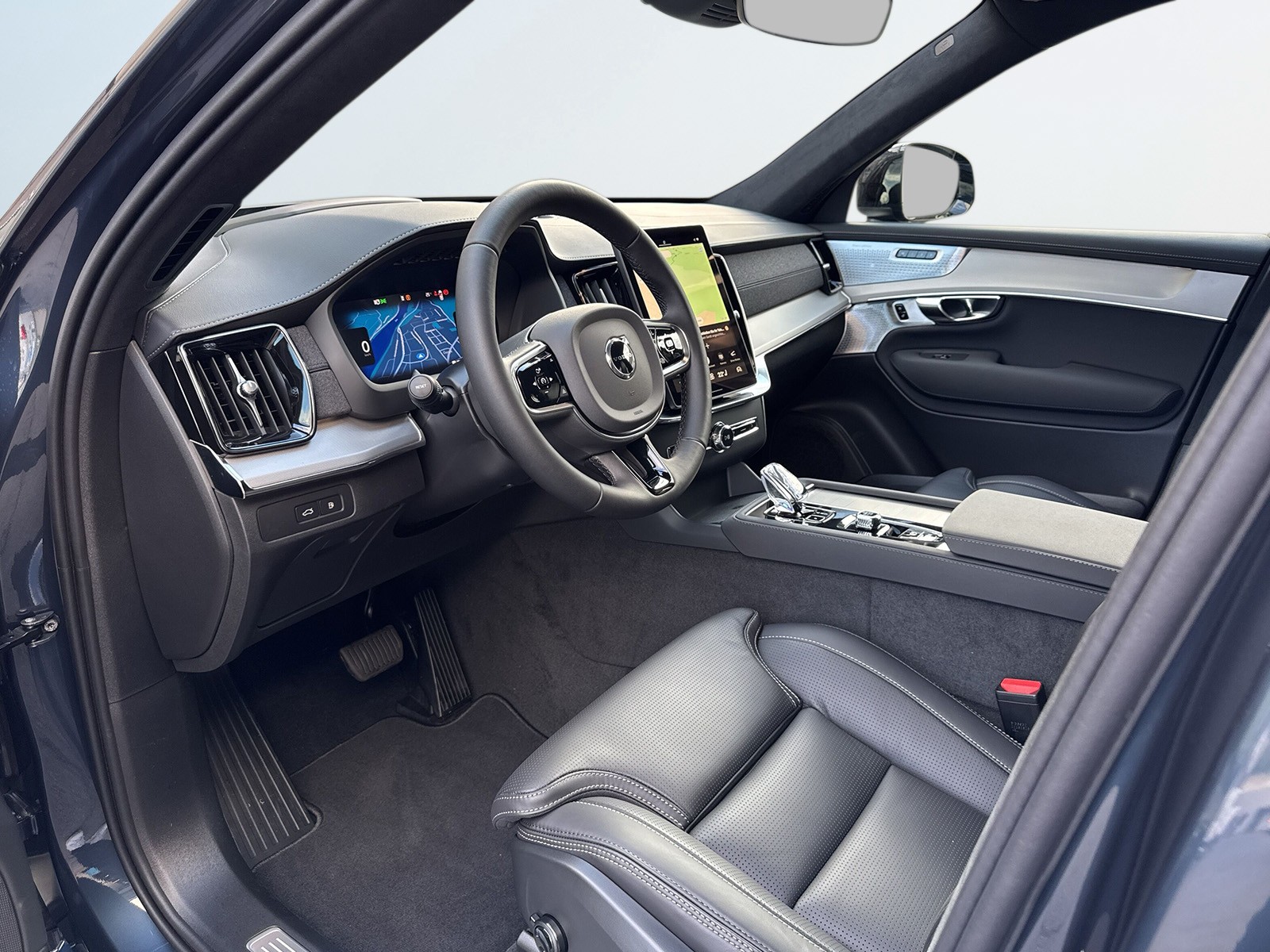 VOLVO XC90 2.0 T8 TE Black Edition eAWD-image-7