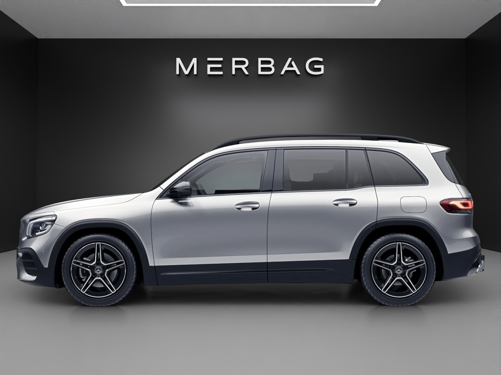 MERCEDES-BENZ GLB 200 4Matic AMG Line 8G-Tronic-image-5