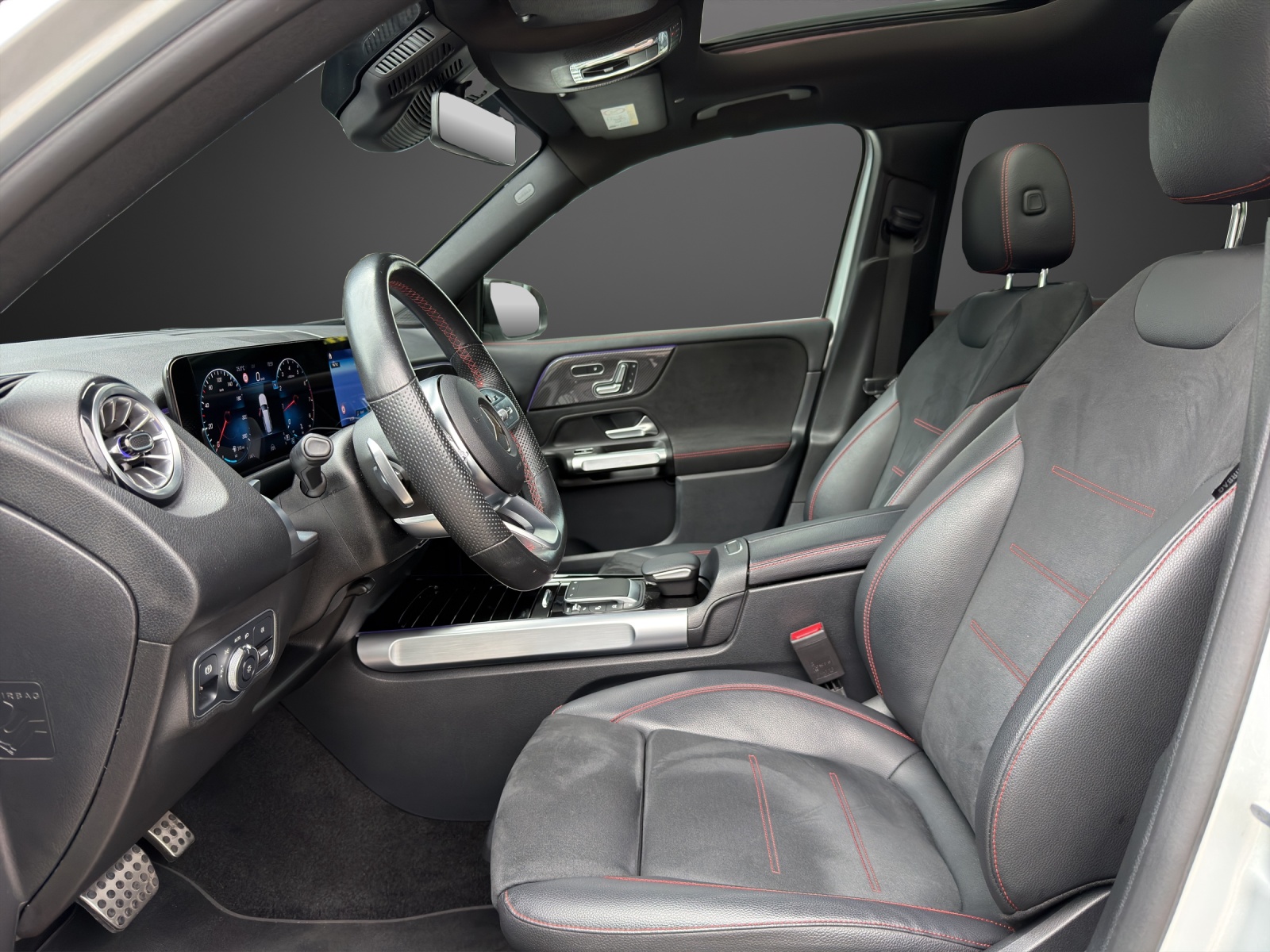 MERCEDES-BENZ GLB 200 4Matic AMG Line 8G-Tronic-image-9