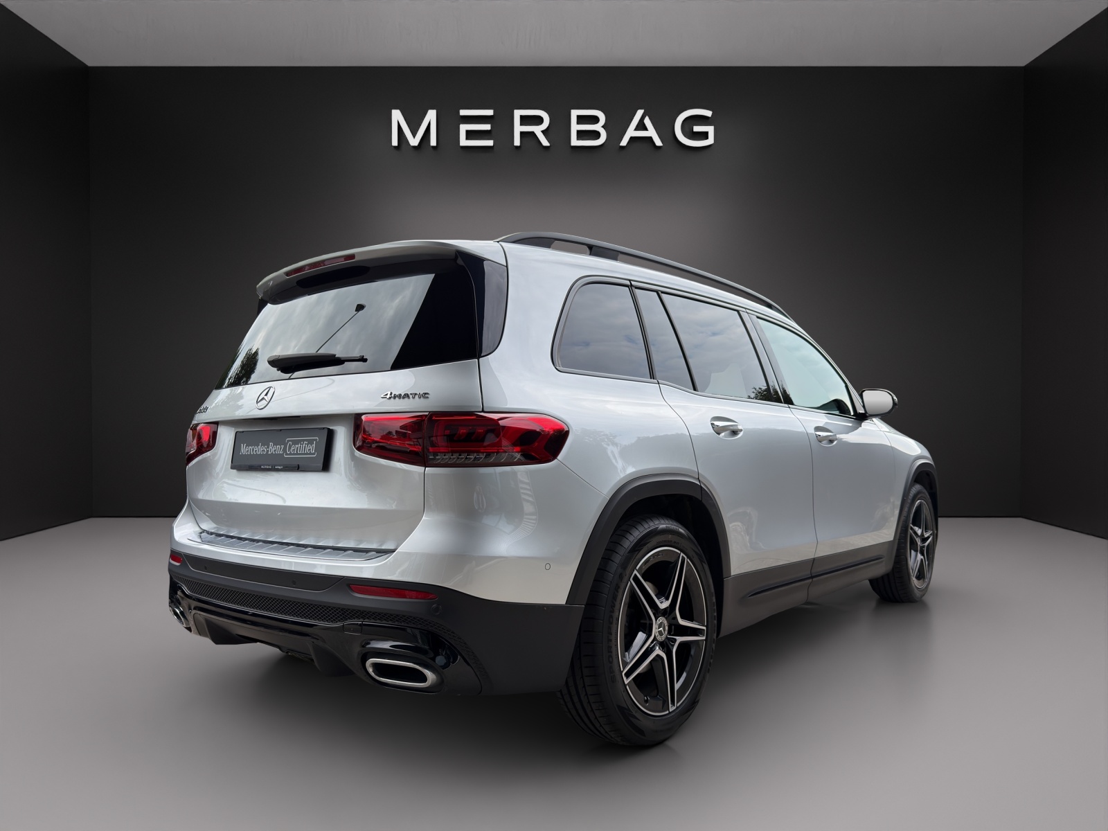 MERCEDES-BENZ GLB 200 4Matic AMG Line 8G-Tronic-image-2