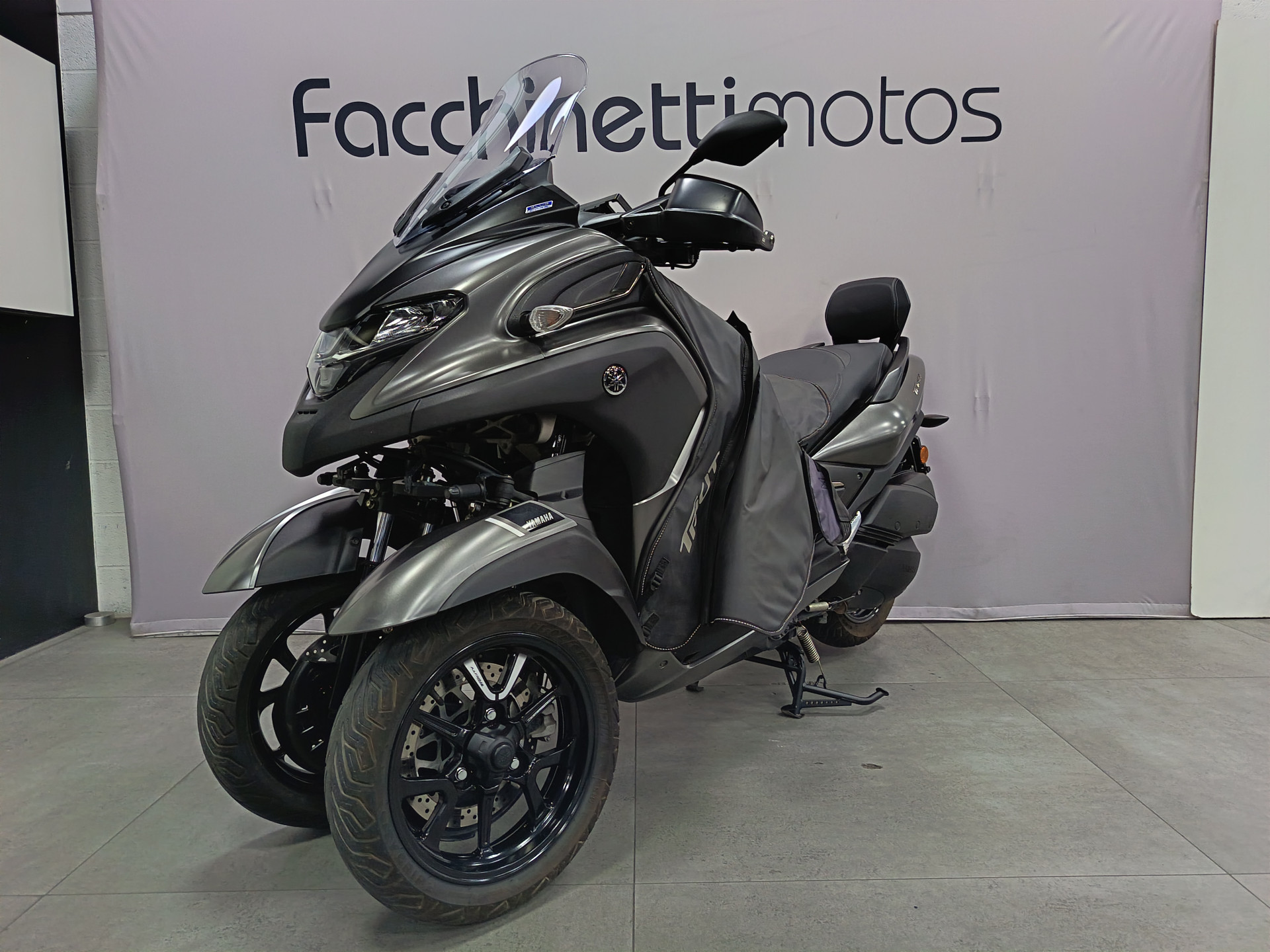 YAMAHA Tricity 300 - leasing à 119 chf-showroom-element-2