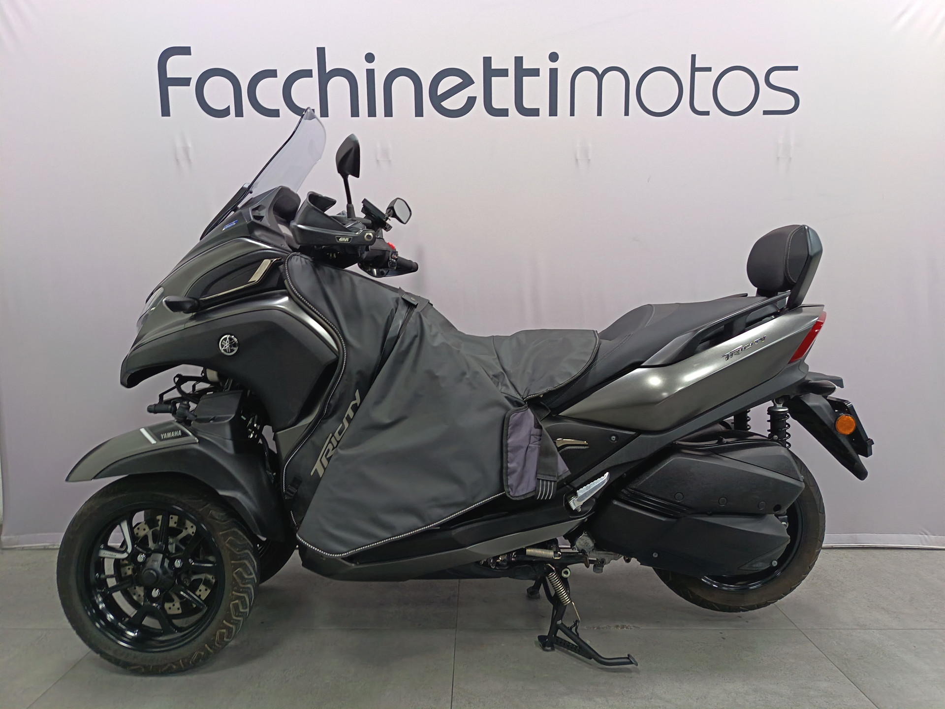 YAMAHA Tricity 300 - leasing à 119 chf-showroom-element-3