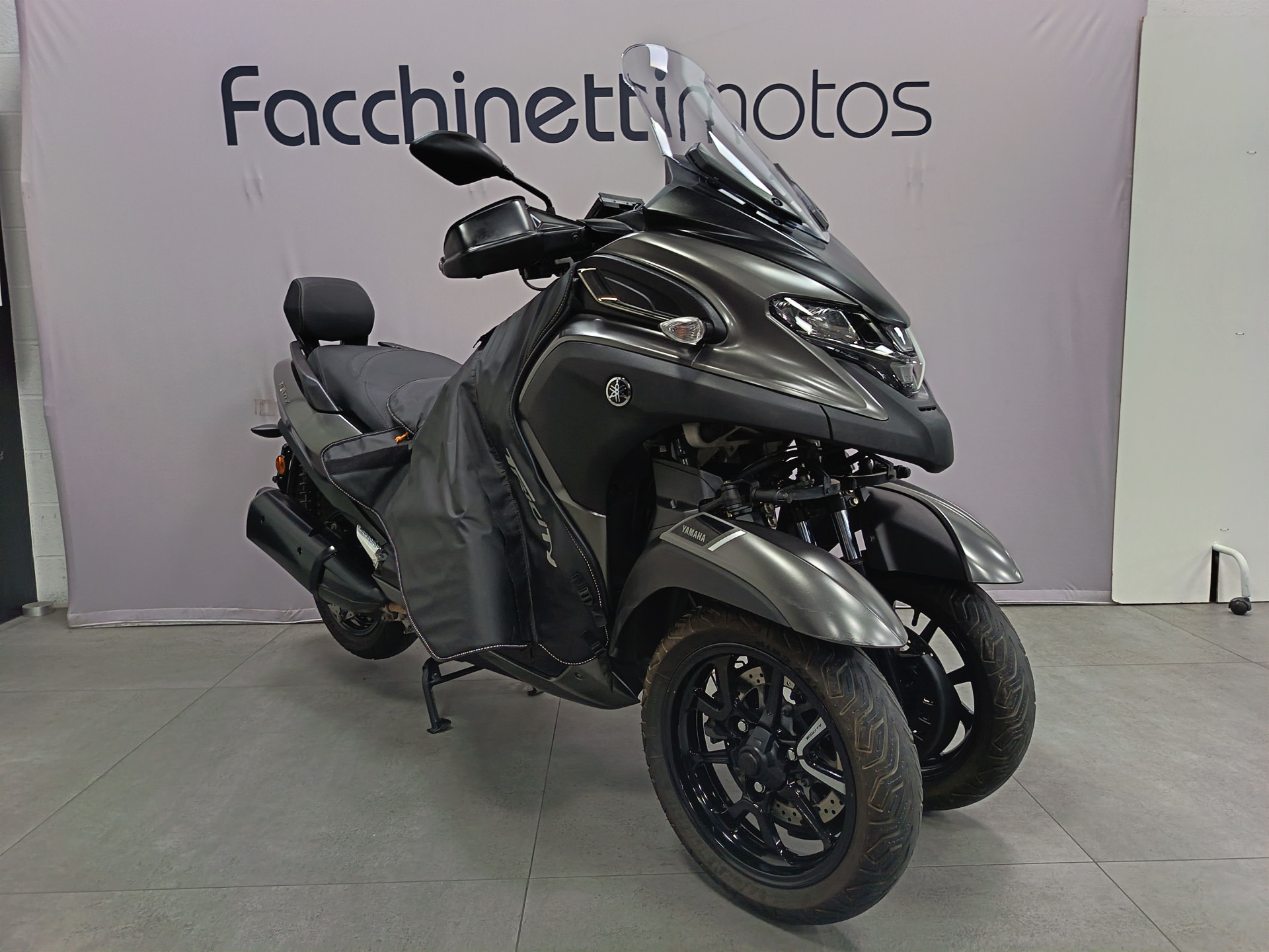 YAMAHA Tricity 300 - leasing à 119 chf-showroom-element-1