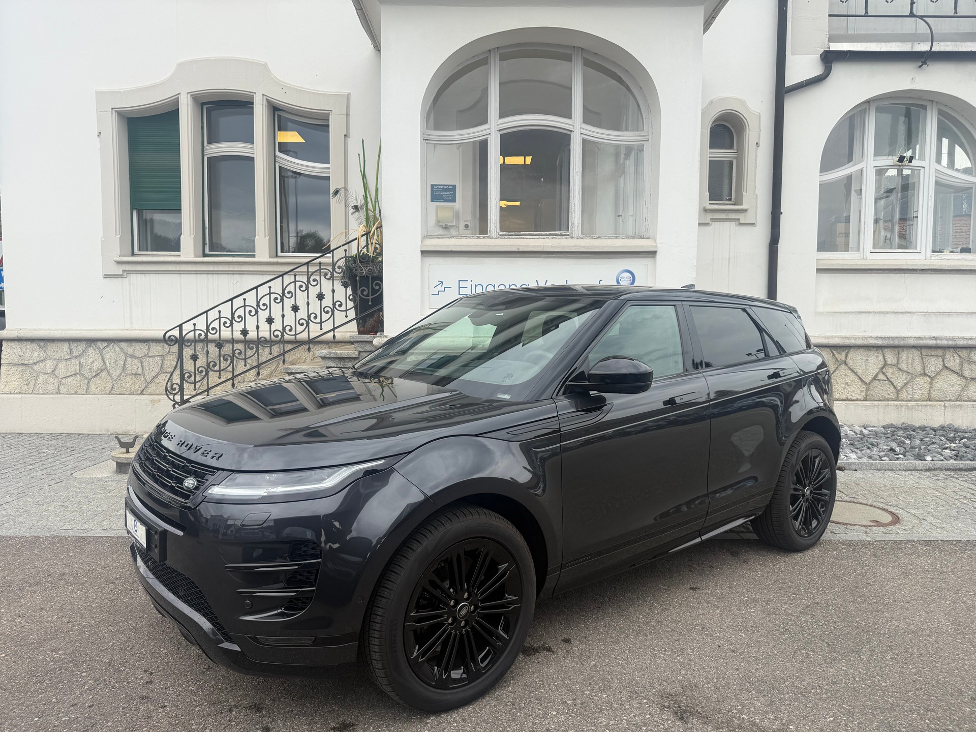 LAND ROVER Range Rover Evoque 1.5 T 270e Hoxton Edition