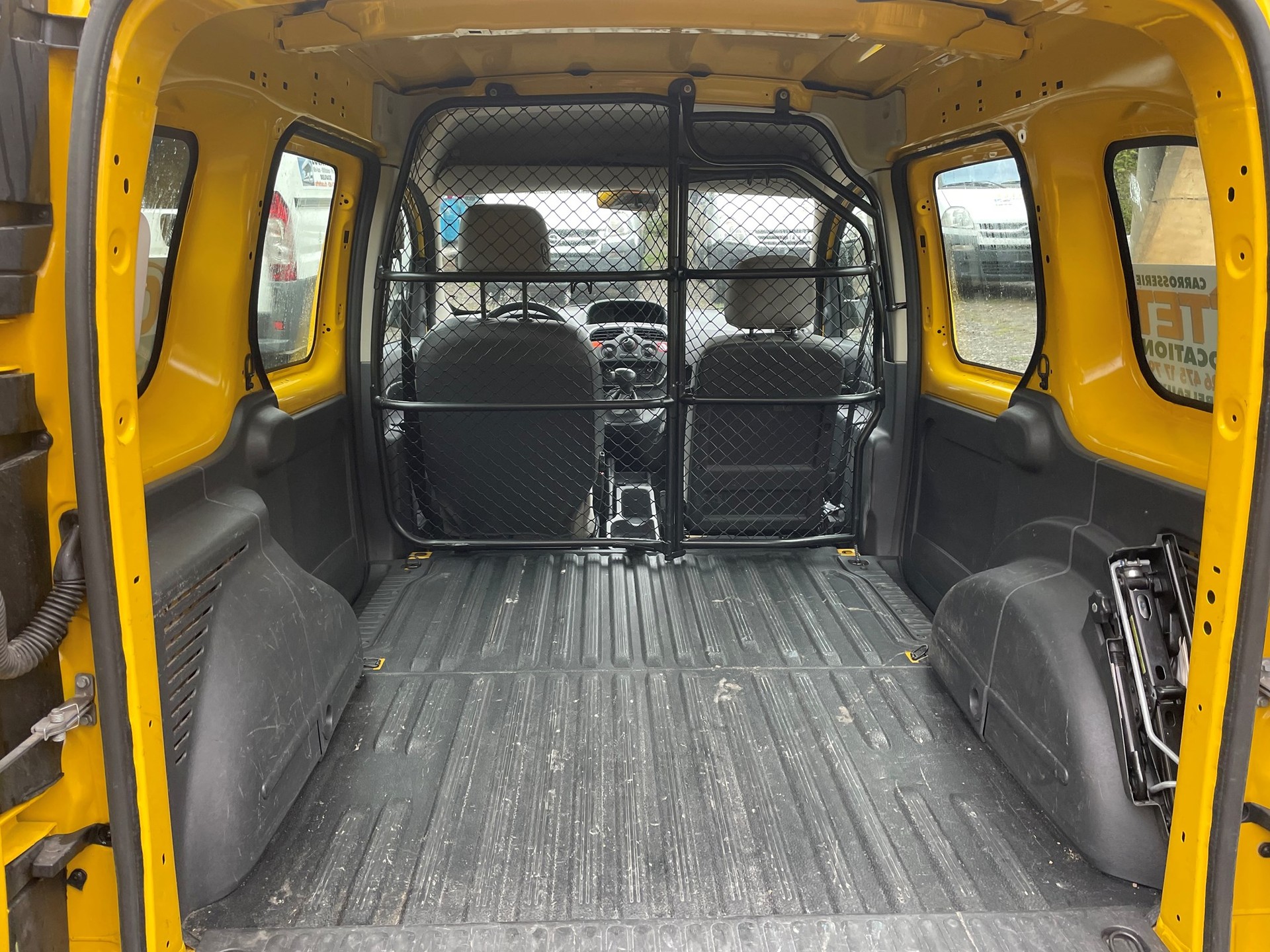 RENAULT Kangoo Medium TCe 115 Business A-image-5