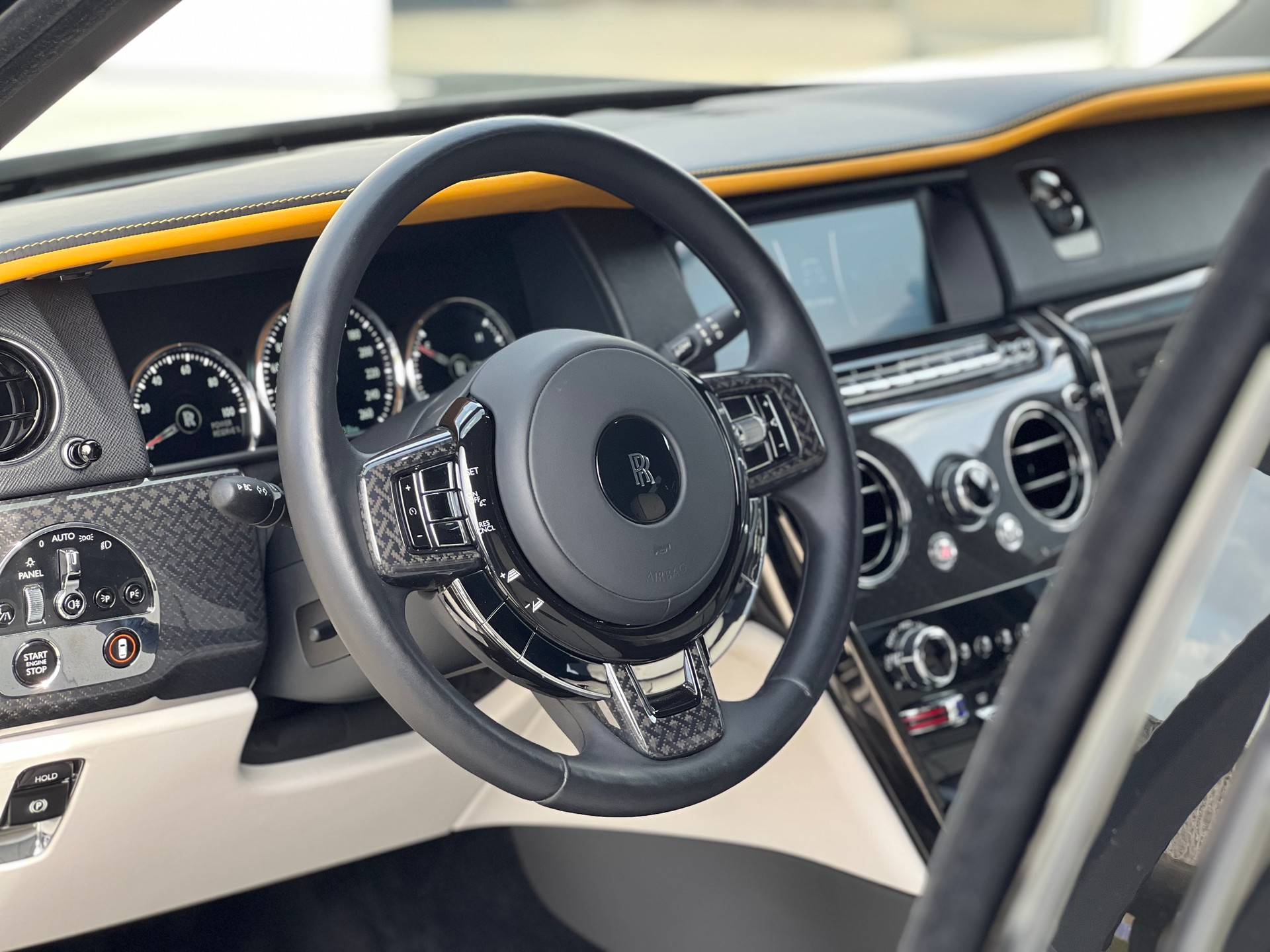 ROLLS-ROYCE Cullinan 6.7 V12 Black Badge-image-10