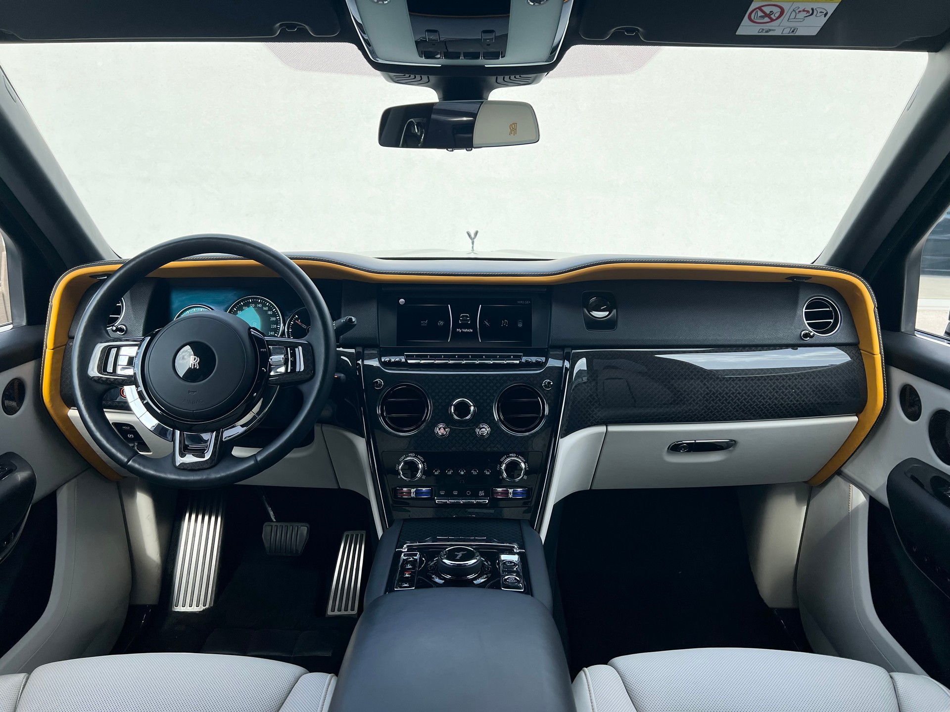 ROLLS-ROYCE Cullinan 6.7 V12 Black Badge-image-9