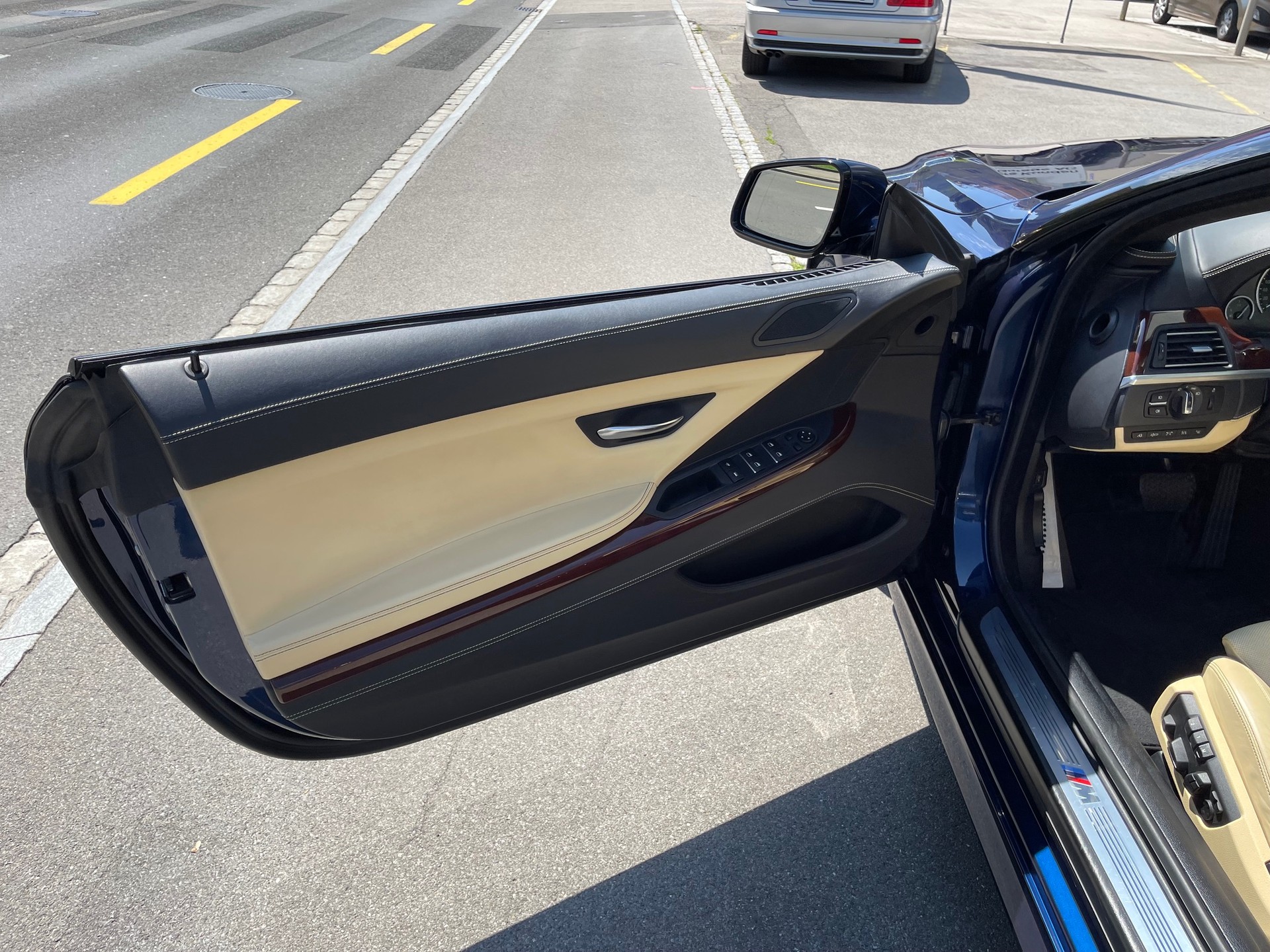 BMW 650i Cabrio xDrive-image-13