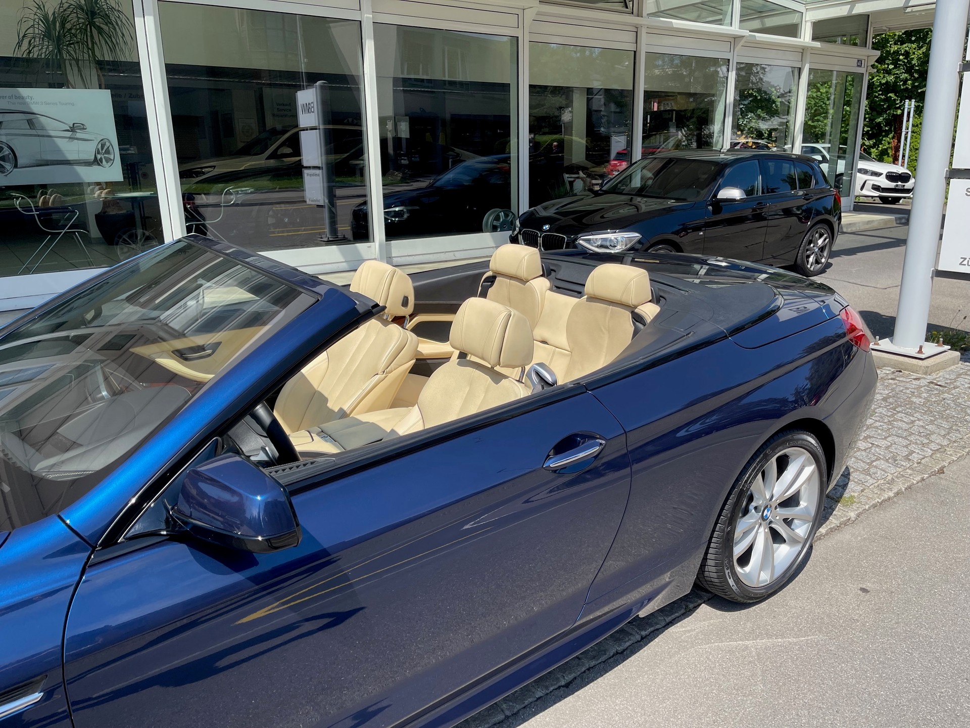BMW 650i Cabrio xDrive-showroom-element-3
