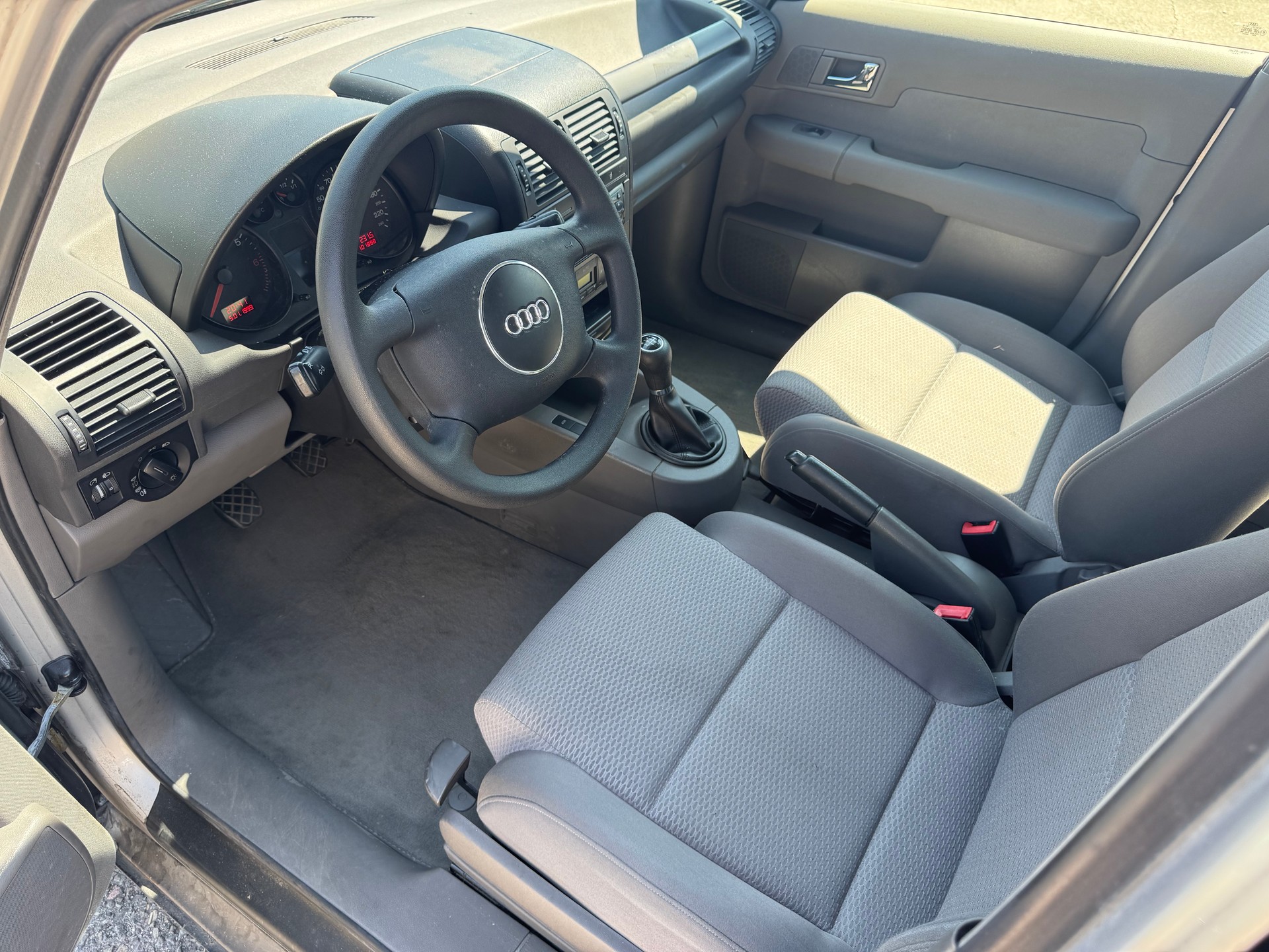 AUDI A2 1.4-image-12