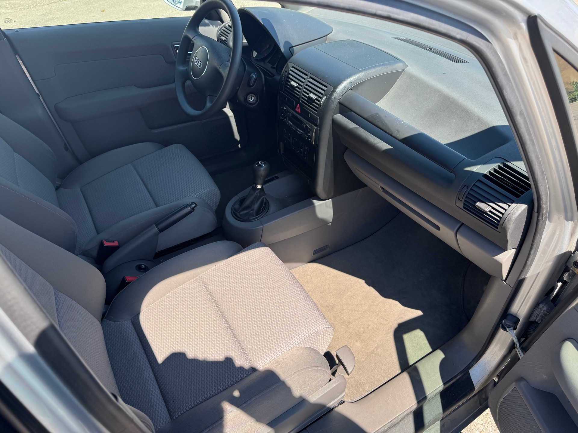 AUDI A2 1.4-image-13