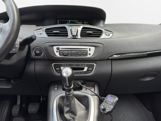 RENAULT Scénic 1.5 dCi Dynamique-image-10