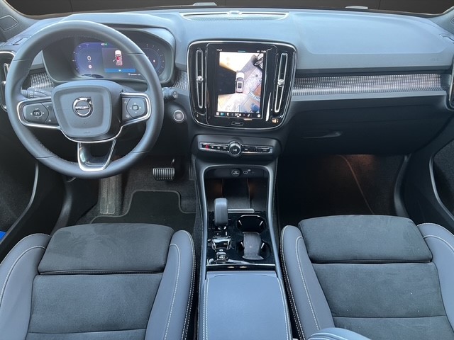 VOLVO XC40 2.0 B4 MH Plus Dark-image-12