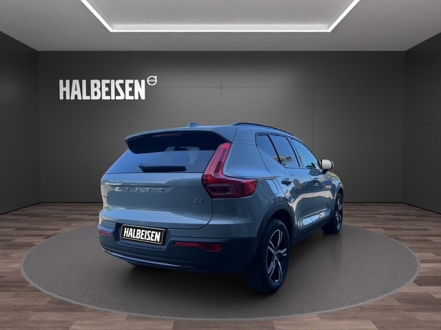 VOLVO XC40 2.0 B4 MH Plus Dark-image-4