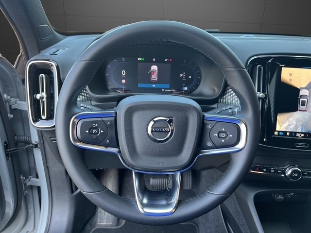 VOLVO XC40 2.0 B4 MH Plus Dark-image-14
