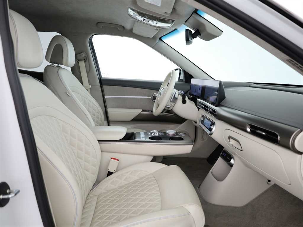 GENESIS GV60 77.4 kWh Sport Plus AWD-image-3
