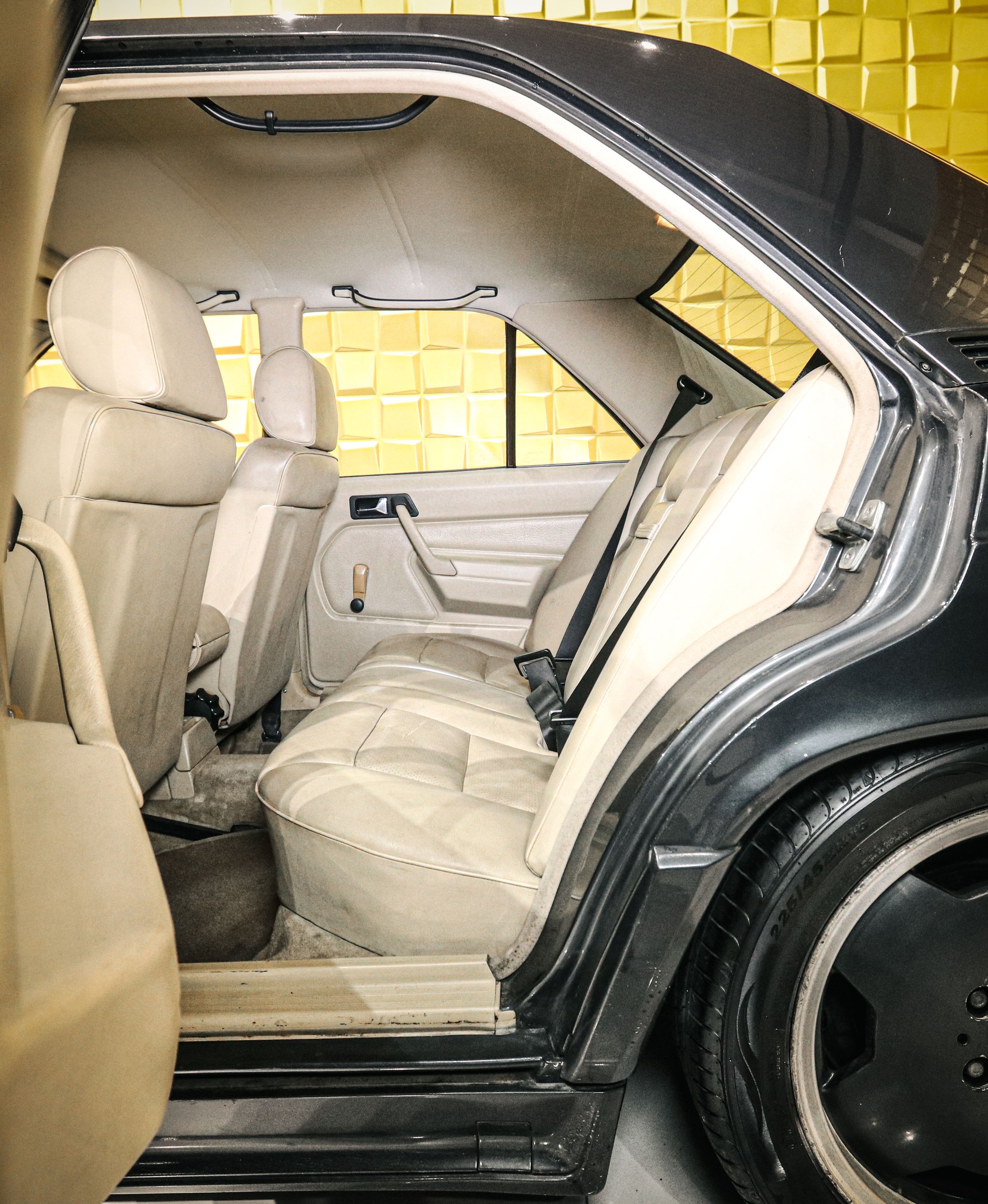 MERCEDES-BENZ 190 E 2.6-image-10