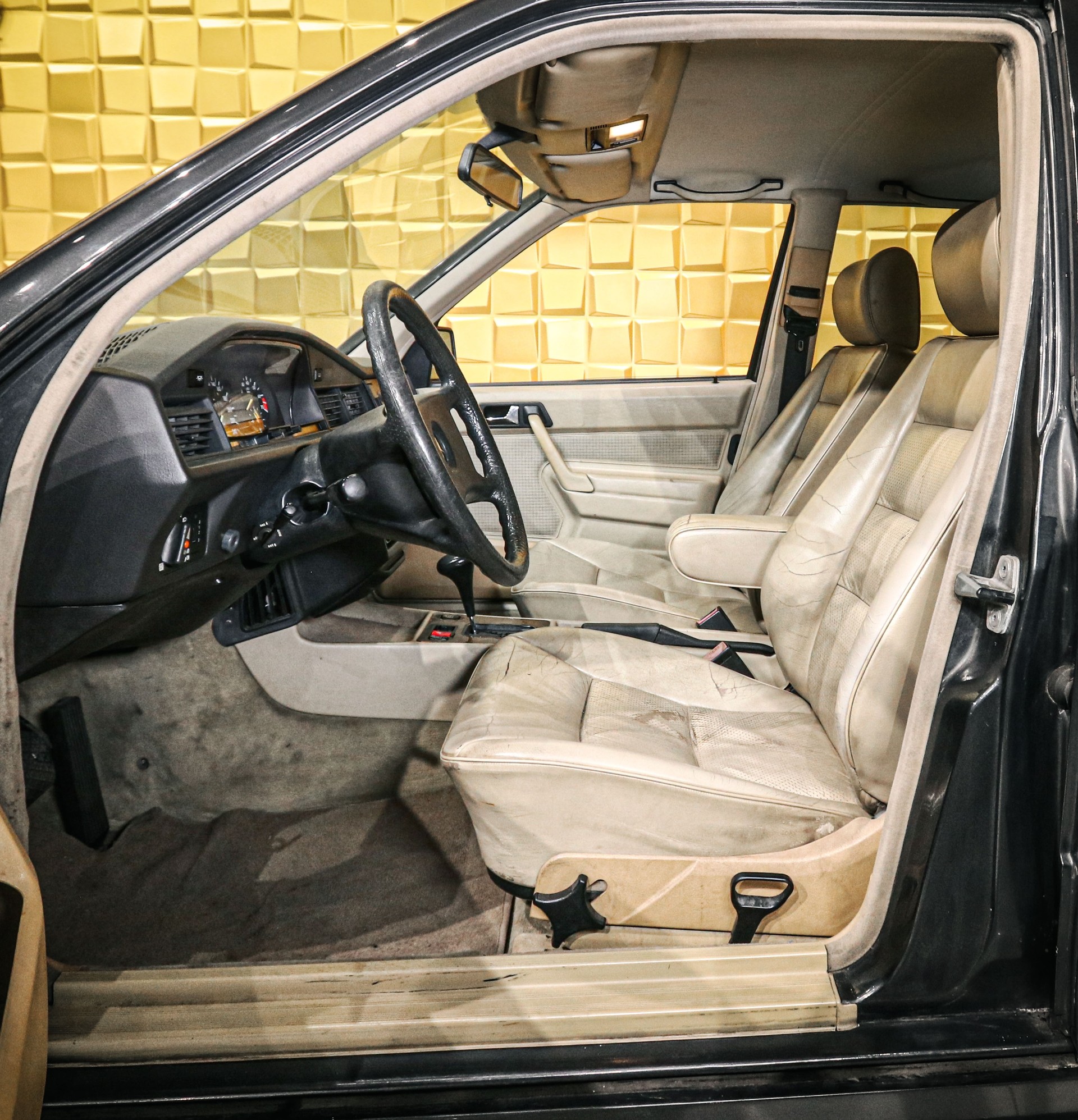 MERCEDES-BENZ 190 E 2.6-image-8