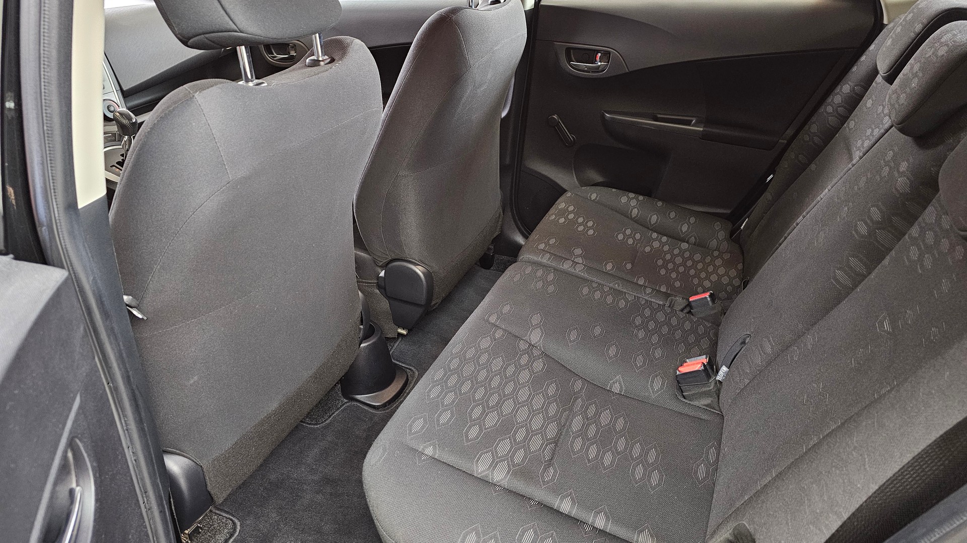 SUBARU Trezia 1.4D Swiss Automatic-image-9