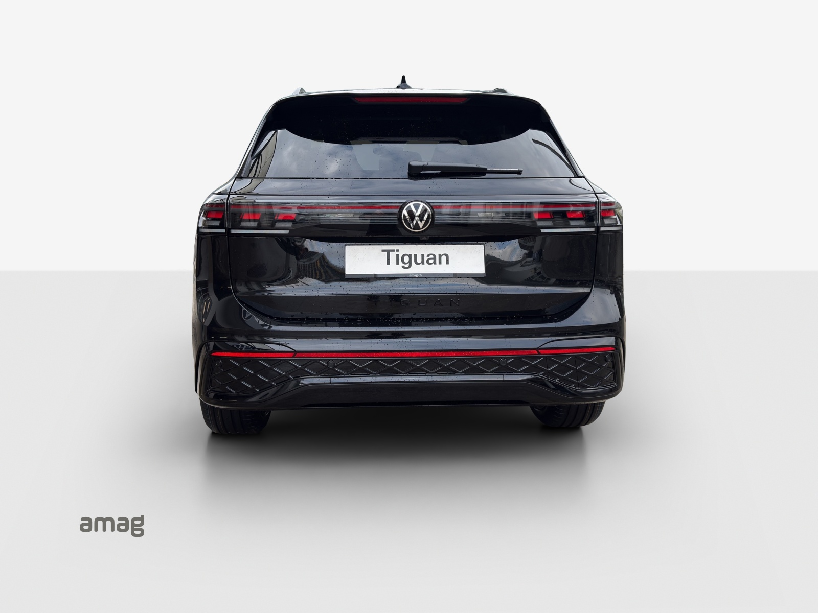 VW Tiguan 2.0 TSI DSG R-Line 4Motion-image-3
