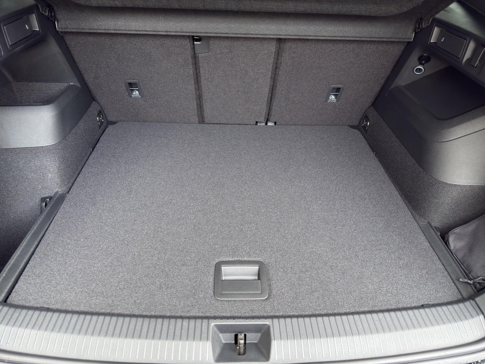 VW Tiguan 2.0 TSI DSG R-Line 4Motion-image-12