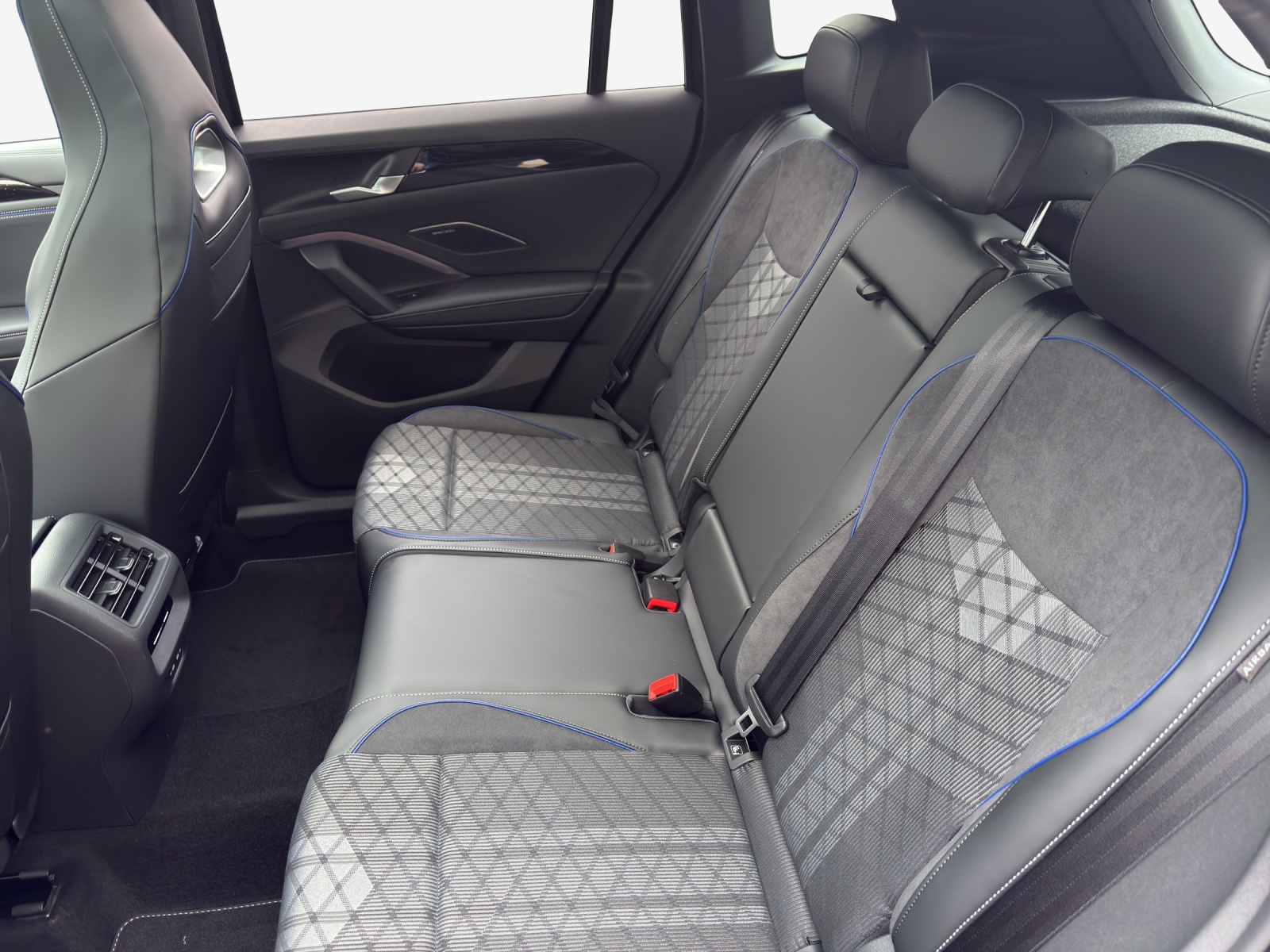 VW Tiguan 2.0 TSI DSG R-Line 4Motion-image-11