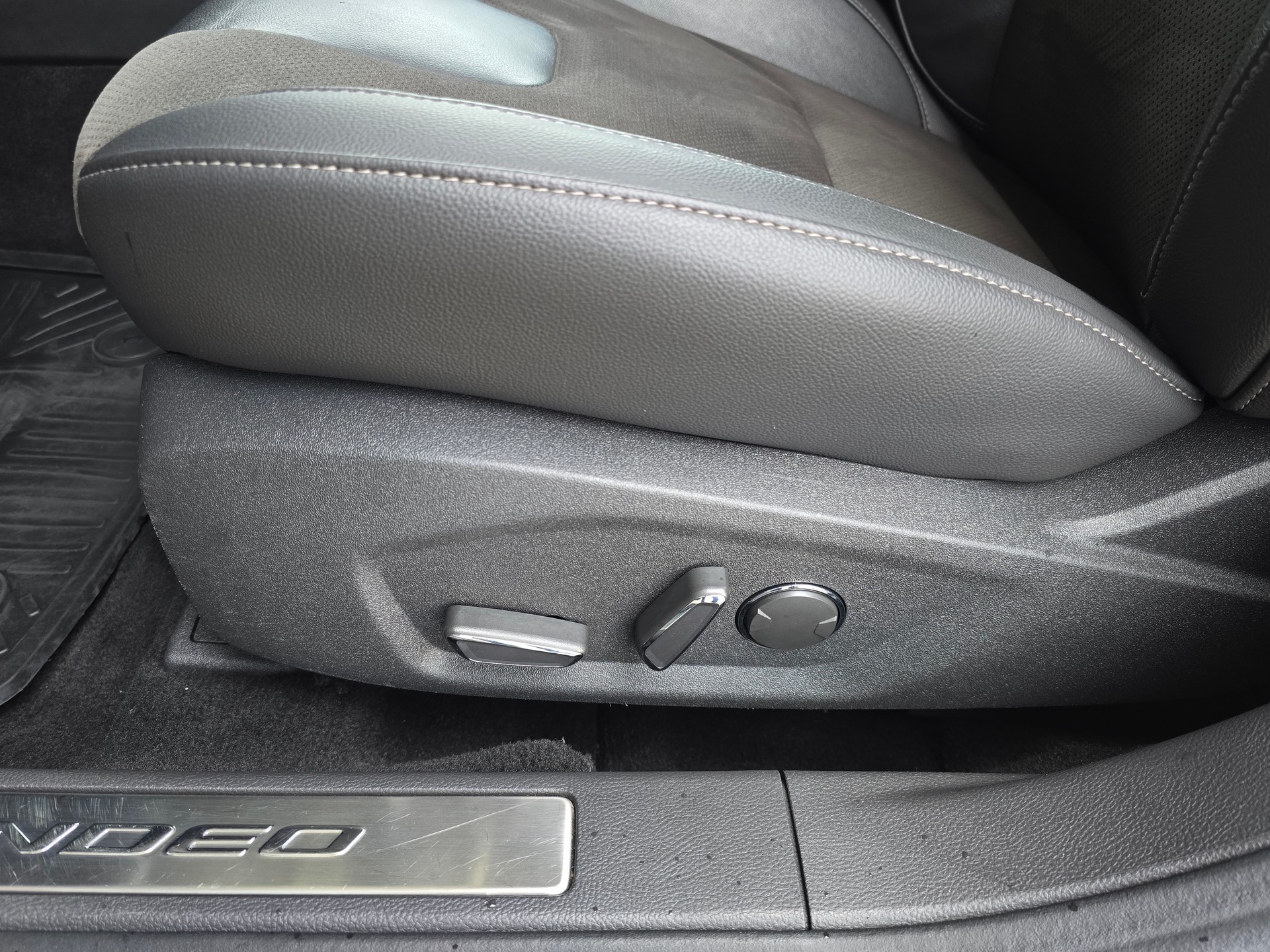 FORD Mondeo 2.0 TDCi ST-Line AWD PowerShift mit AHK-image-27
