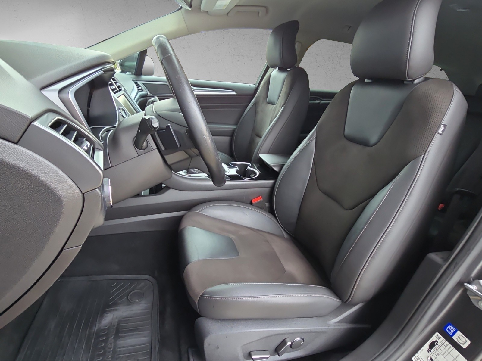FORD Mondeo 2.0 TDCi ST-Line AWD PowerShift mit AHK-image-6