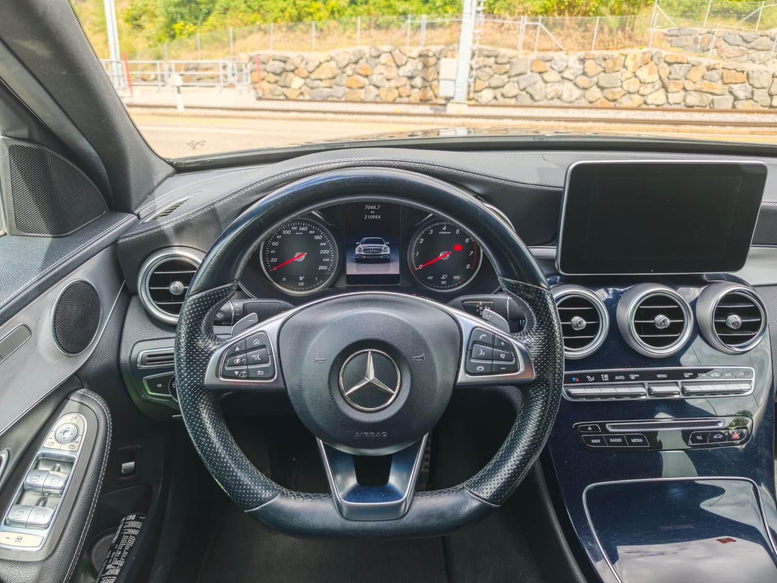 MERCEDES-BENZ C200-image-7