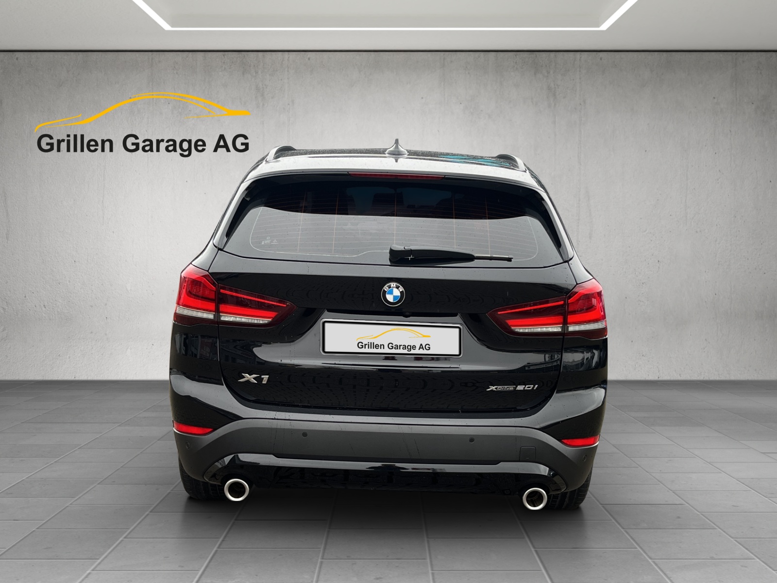BMW X1 20i xDrive-showroom-element-3