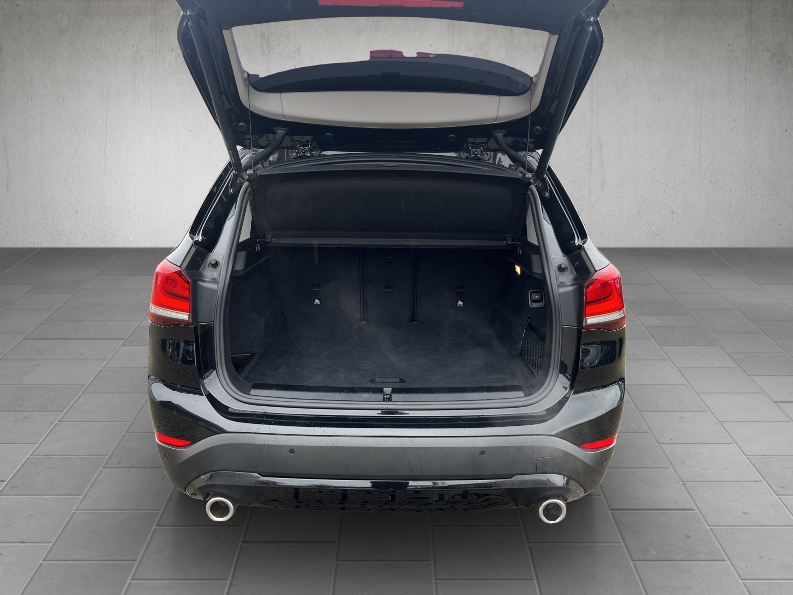 BMW X1 20i xDrive-image-14