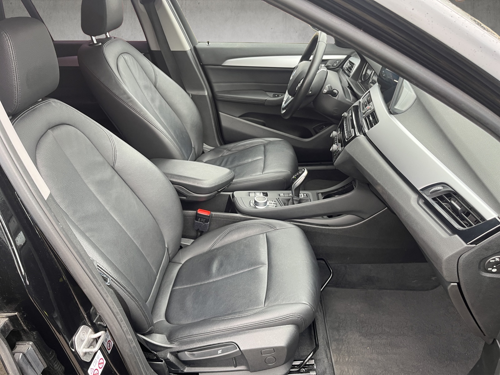 BMW X1 20i xDrive-image-12