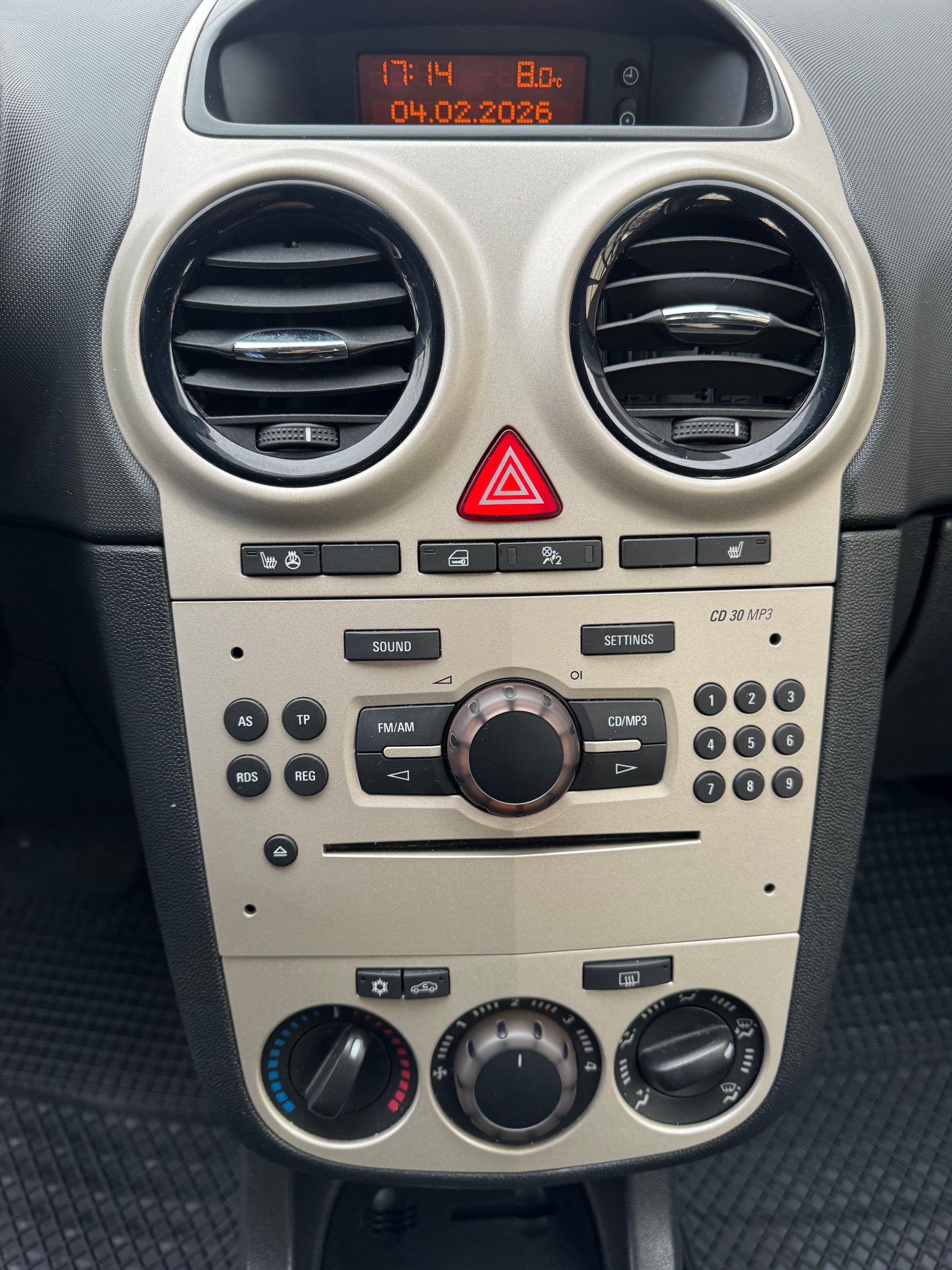 OPEL Corsa 1.4 TP Enjoy-image-12
