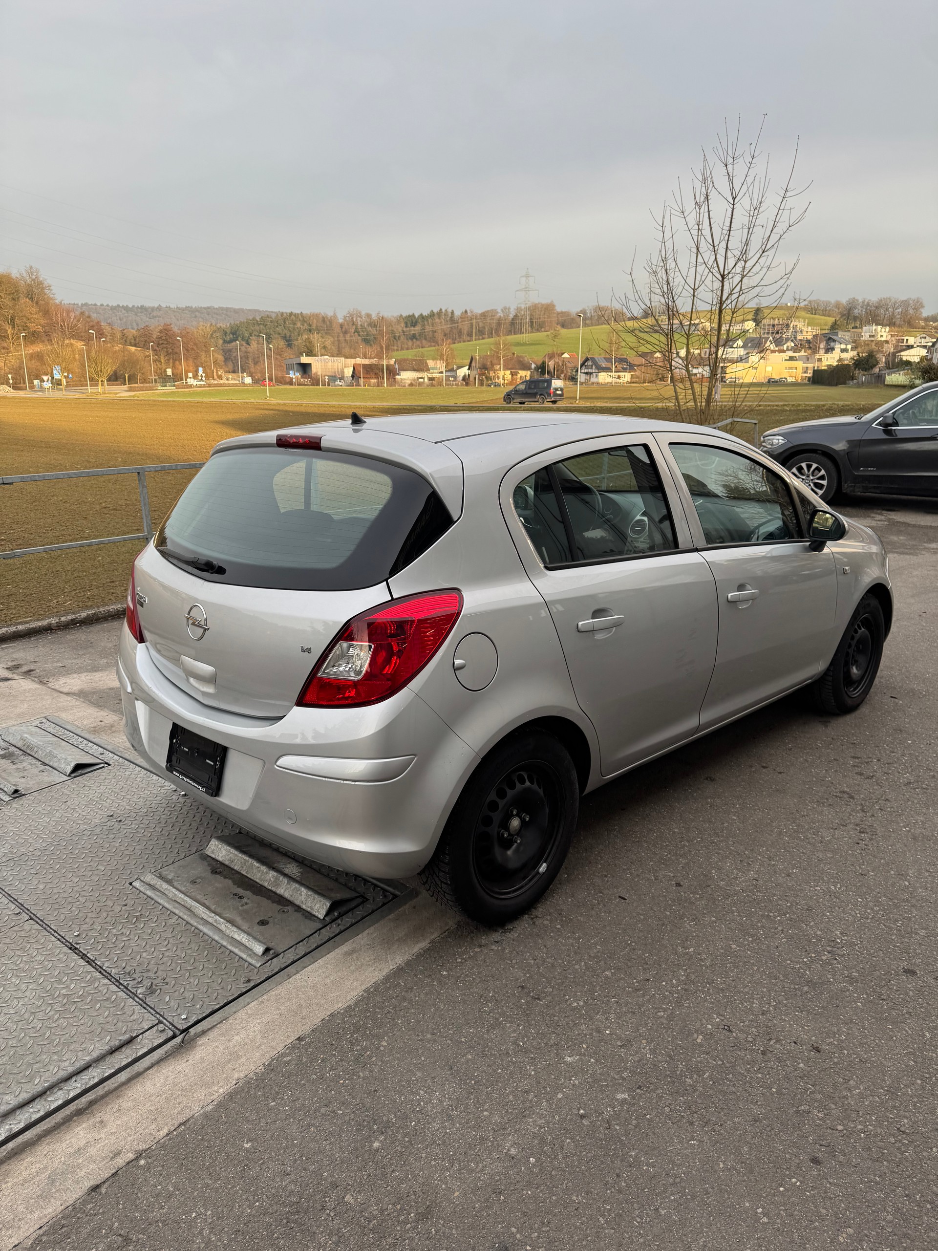 OPEL Corsa 1.4 TP Enjoy-image-5