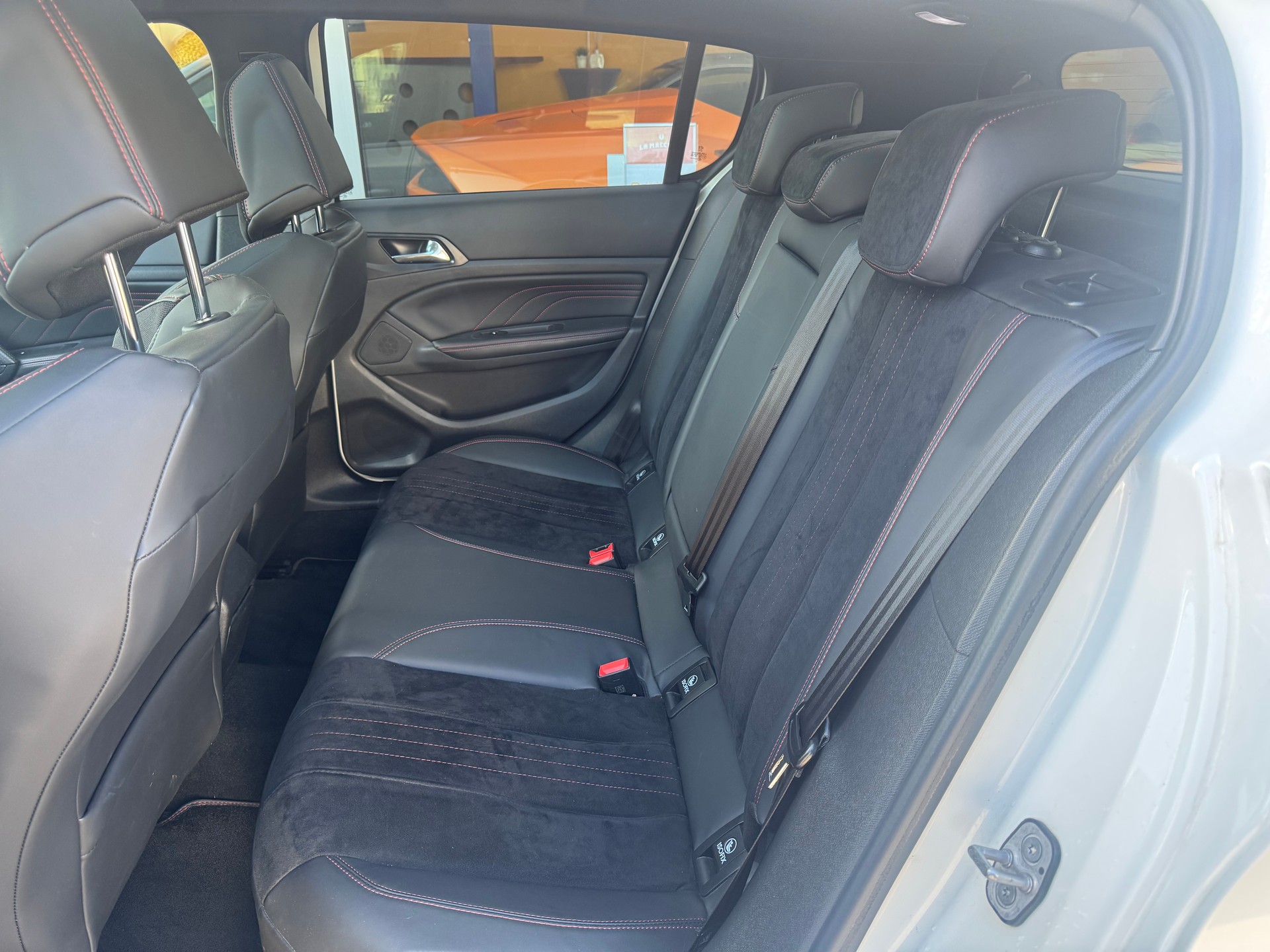 PEUGEOT 308 1.6 GTi-image-11