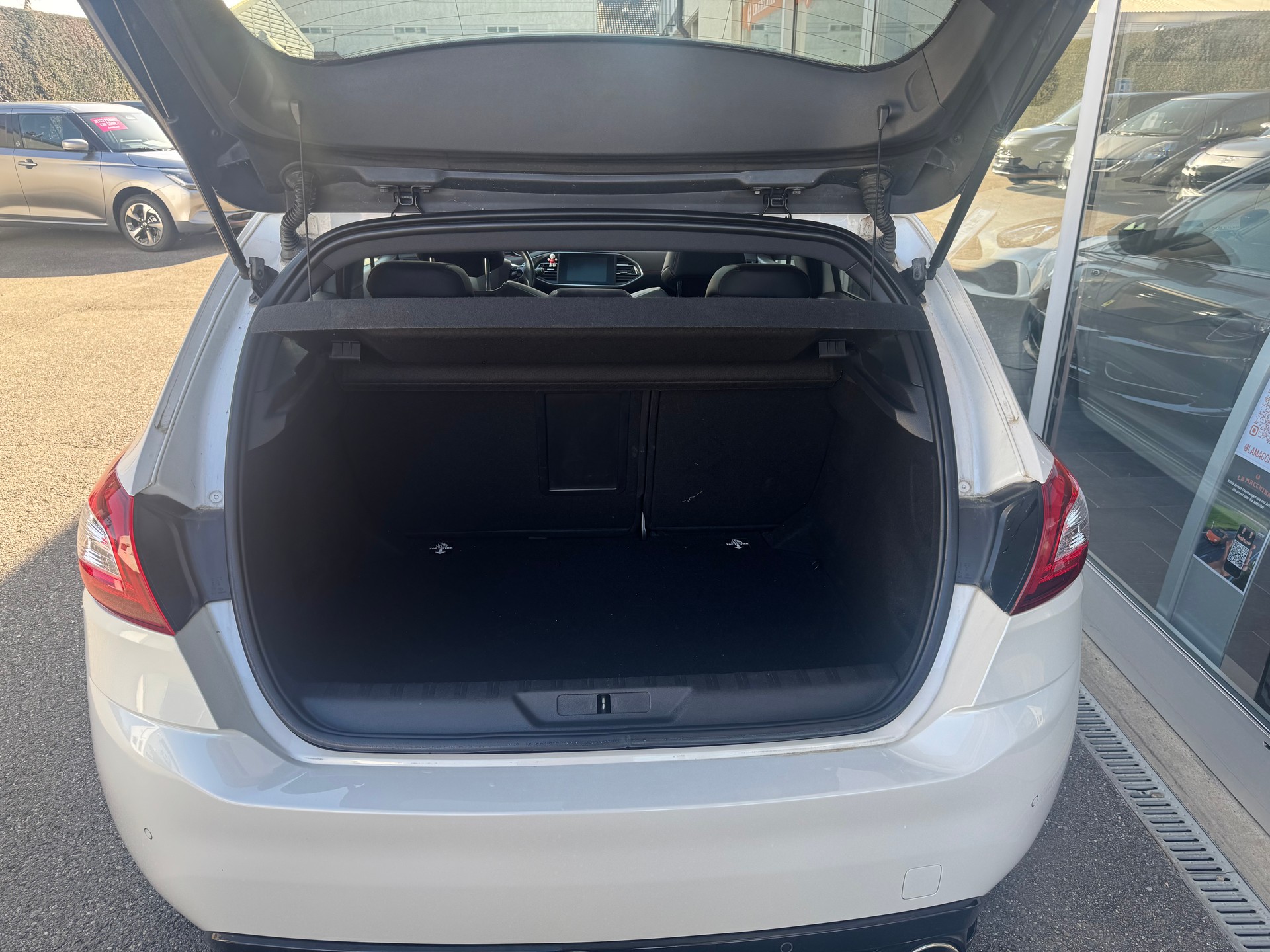 PEUGEOT 308 1.6 GTi-image-12