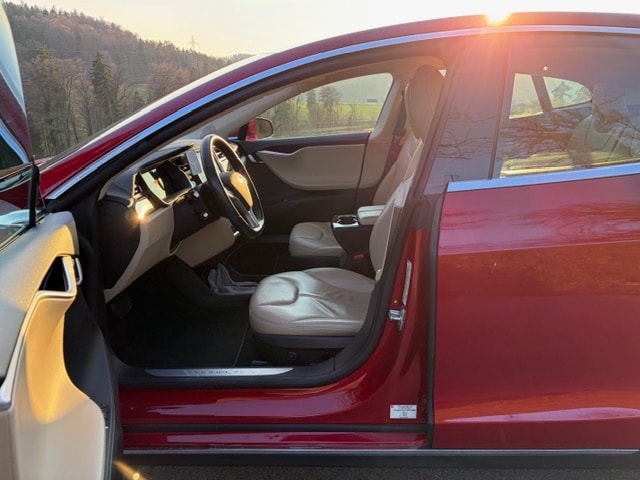 TESLA Model S 85 ***Free SuperCharger Life Long***-image-4