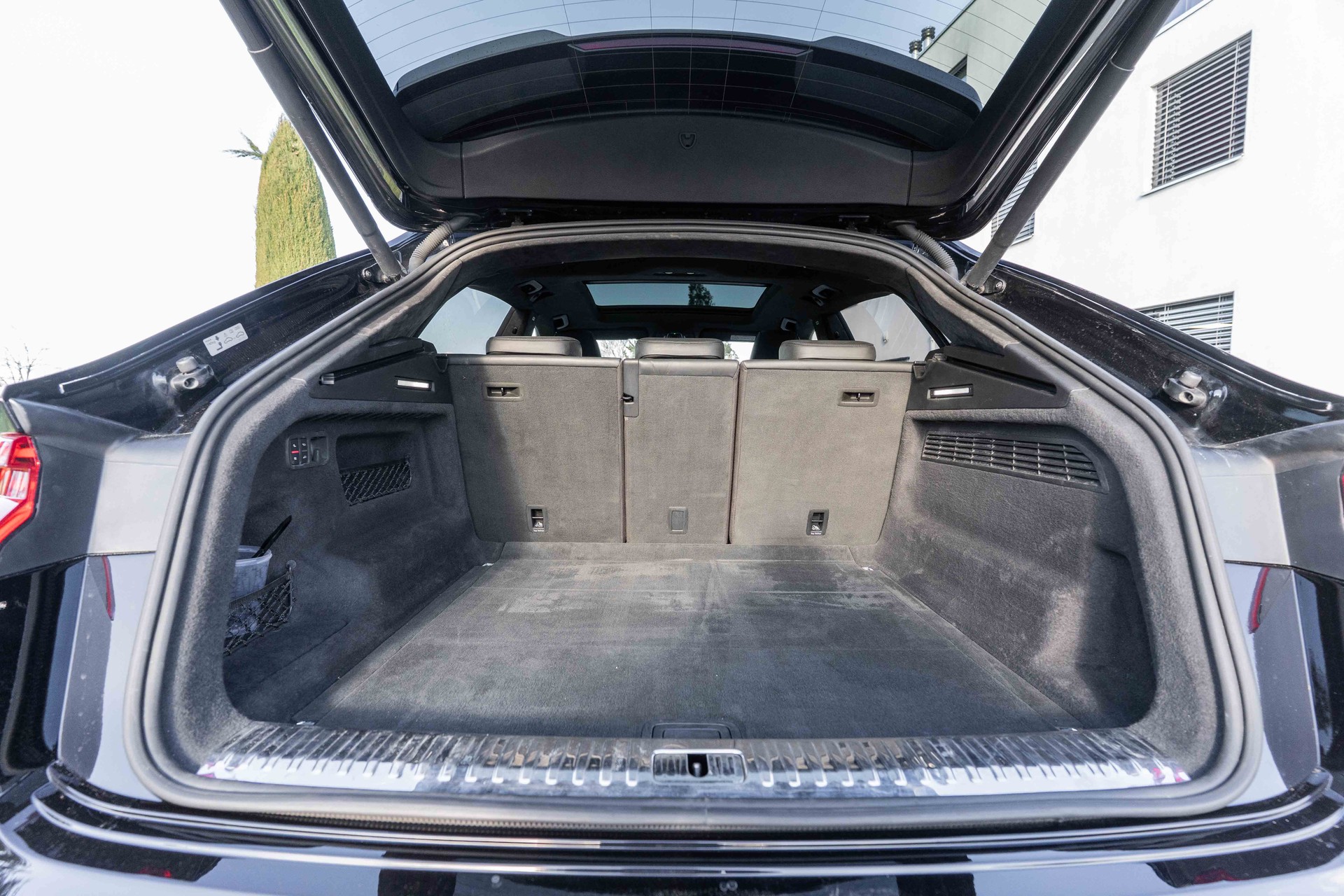AUDI RSQ8 quattro tiptronic-image-10