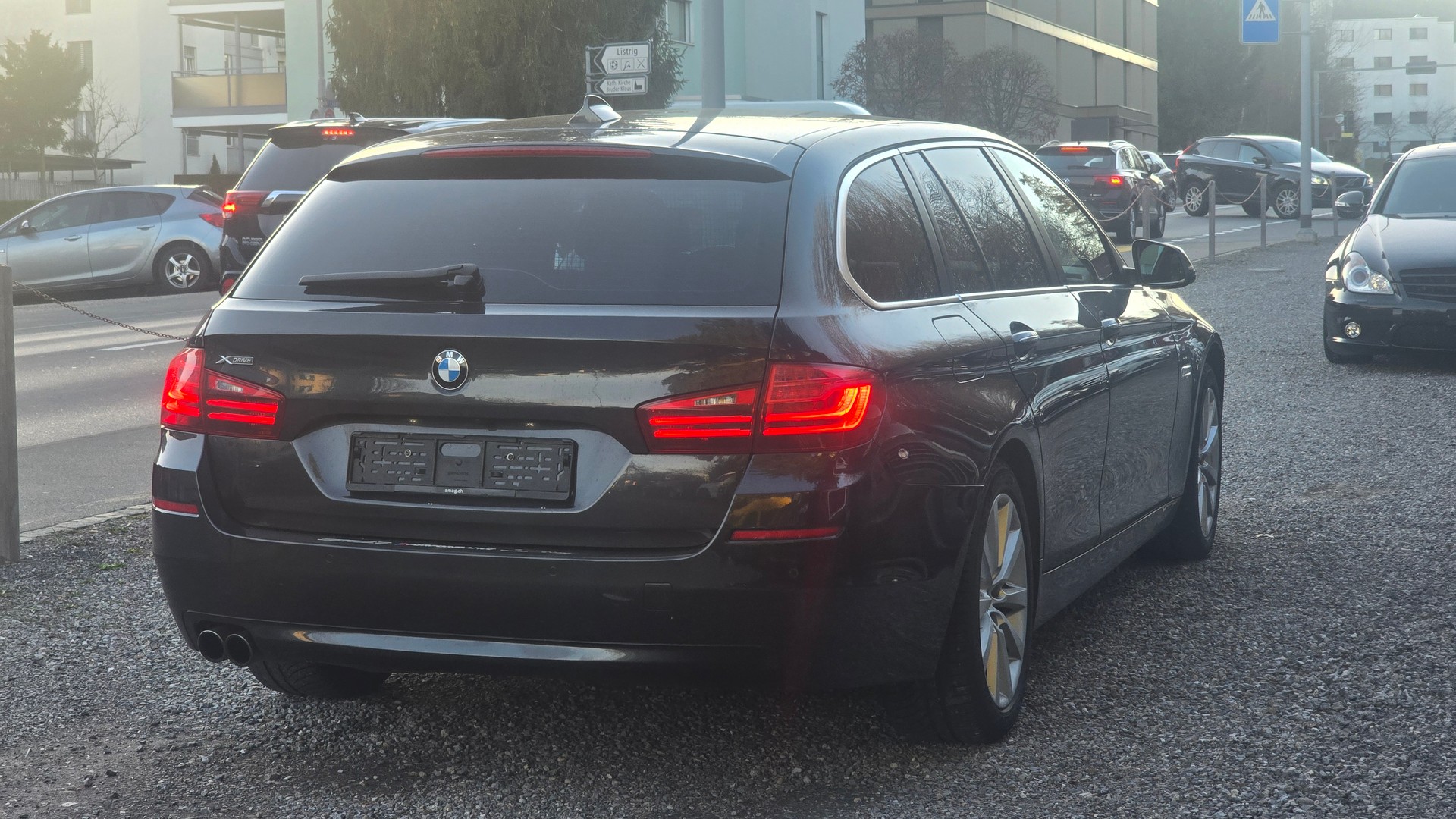 BMW 520d Touring xDrive Steptronic-showroom-element-3