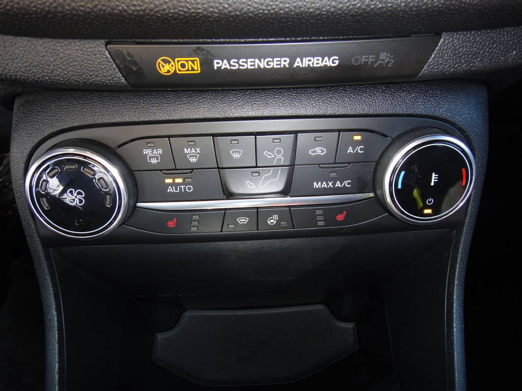 FORD Fiesta 1.0 EcoB Hybrid ST-Line X-image-10
