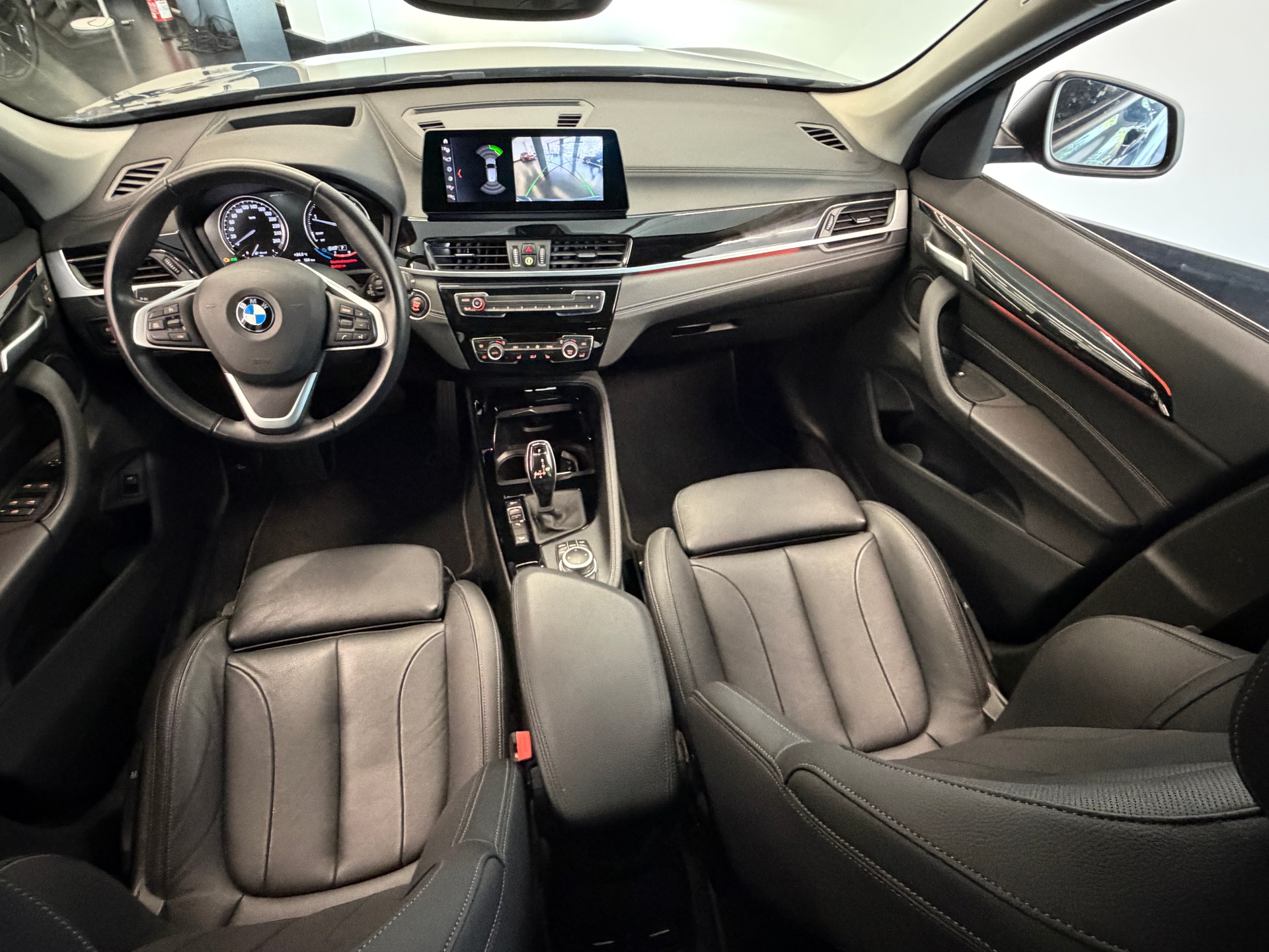 BMW X1 xDrive 25d Sport Line Steptronic-image-13
