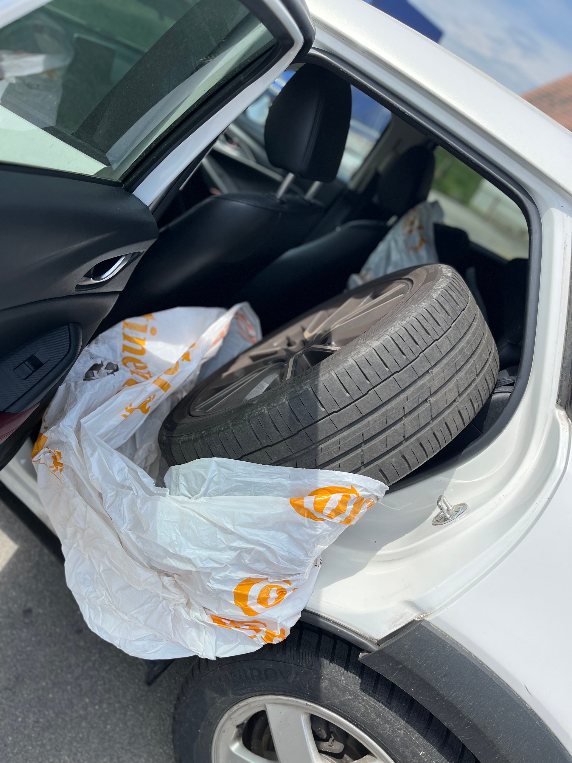 MAZDA Diesel Automat 1,5i mit Leder Sitz Euro B6b-image-10