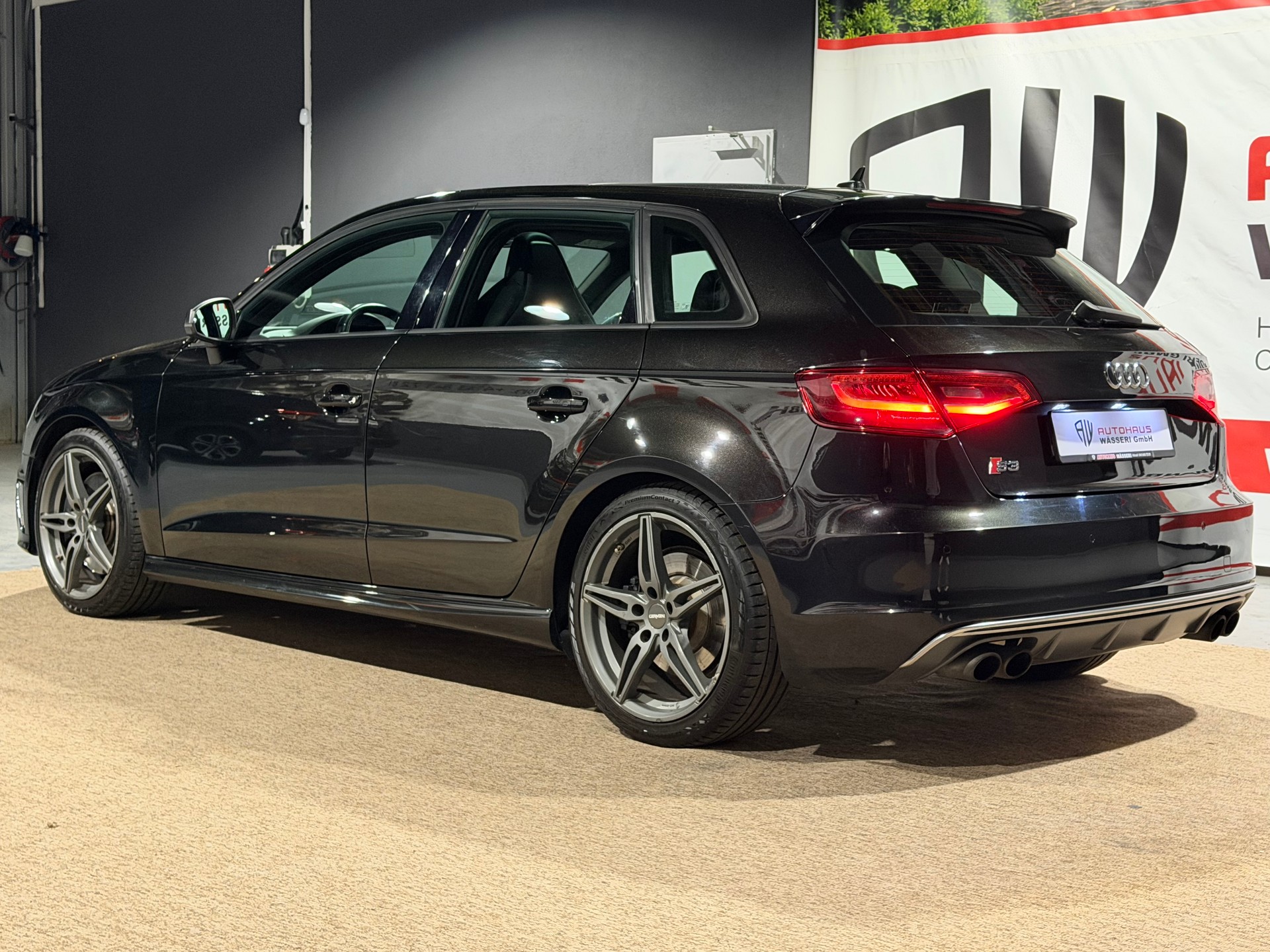 AUDI S3 Sportback 2.0 TFSI quattro S-tronic-image-4