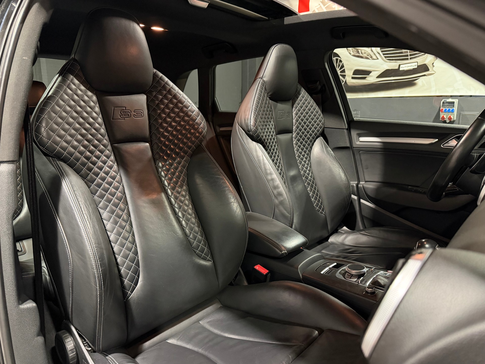 AUDI S3 Sportback 2.0 TFSI quattro S-tronic-image-14