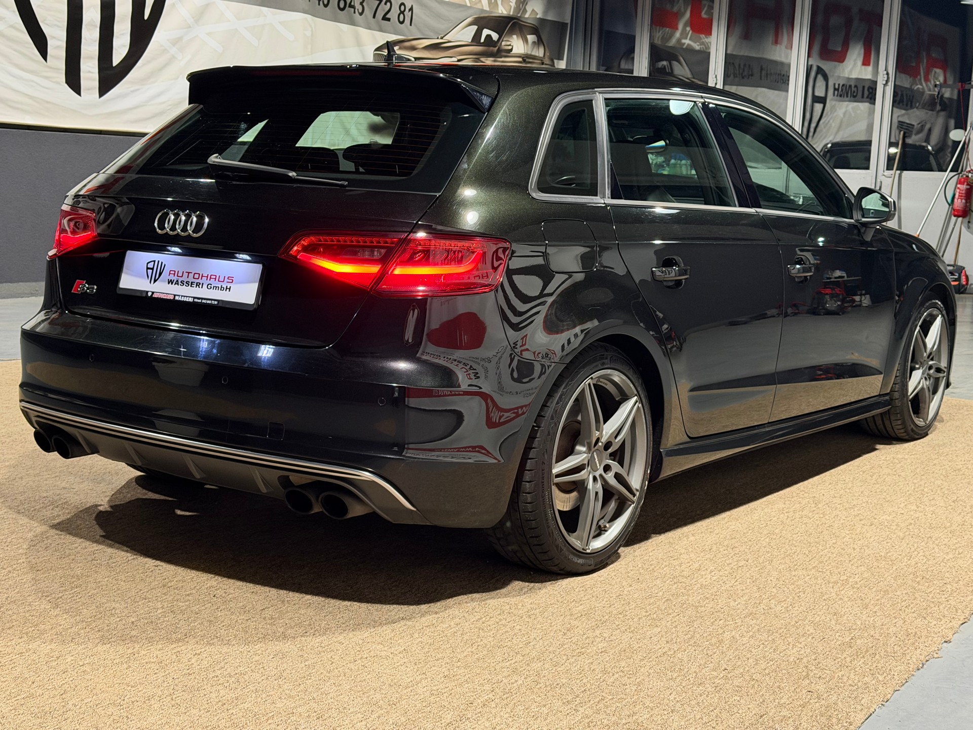 AUDI S3 Sportback 2.0 TFSI quattro S-tronic-showroom-element-2