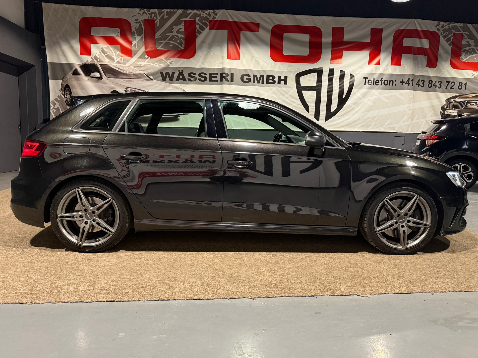 AUDI S3 Sportback 2.0 TFSI quattro S-tronic-showroom-element-1
