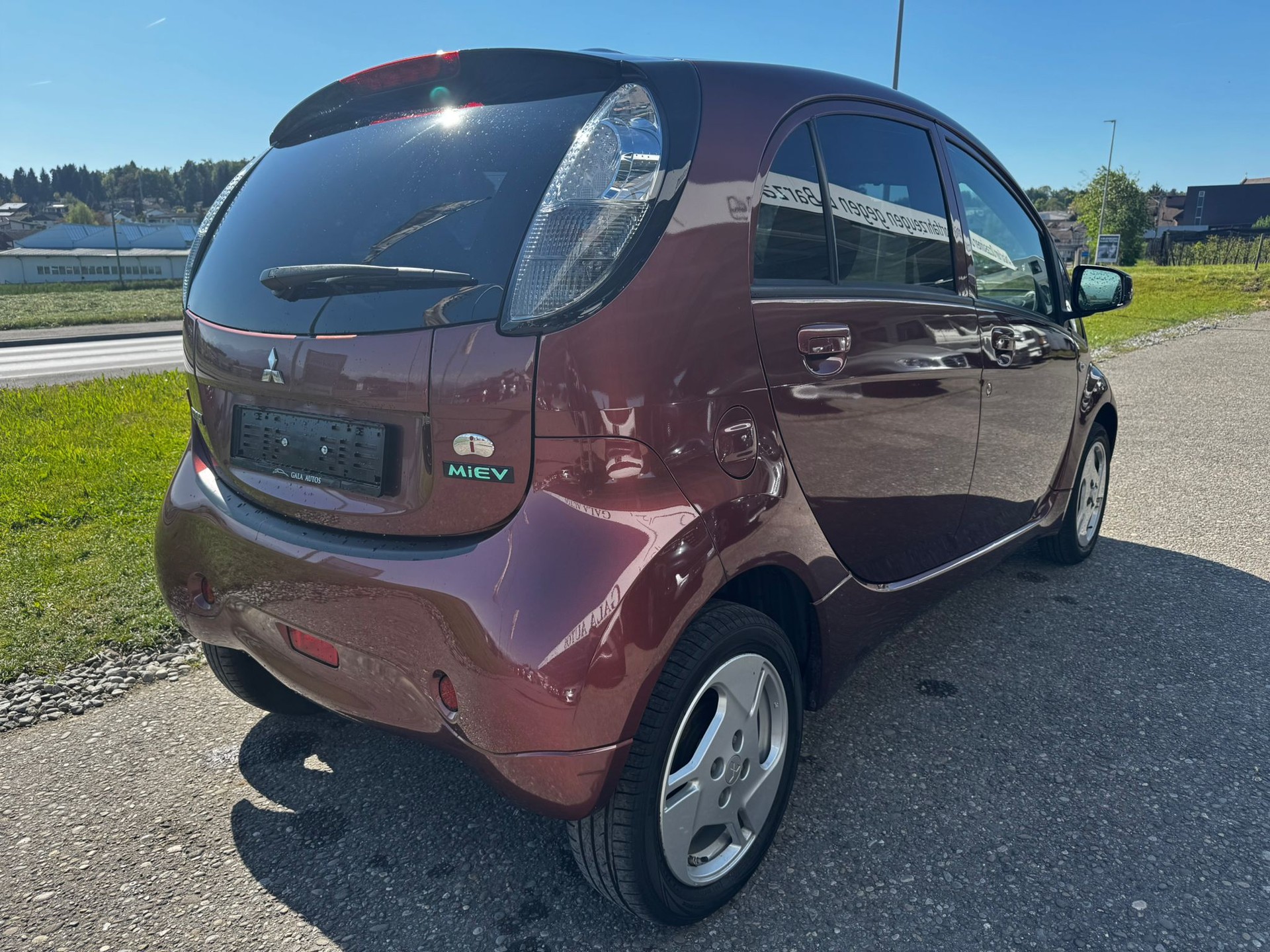 MITSUBISHI i MiEV-image-4