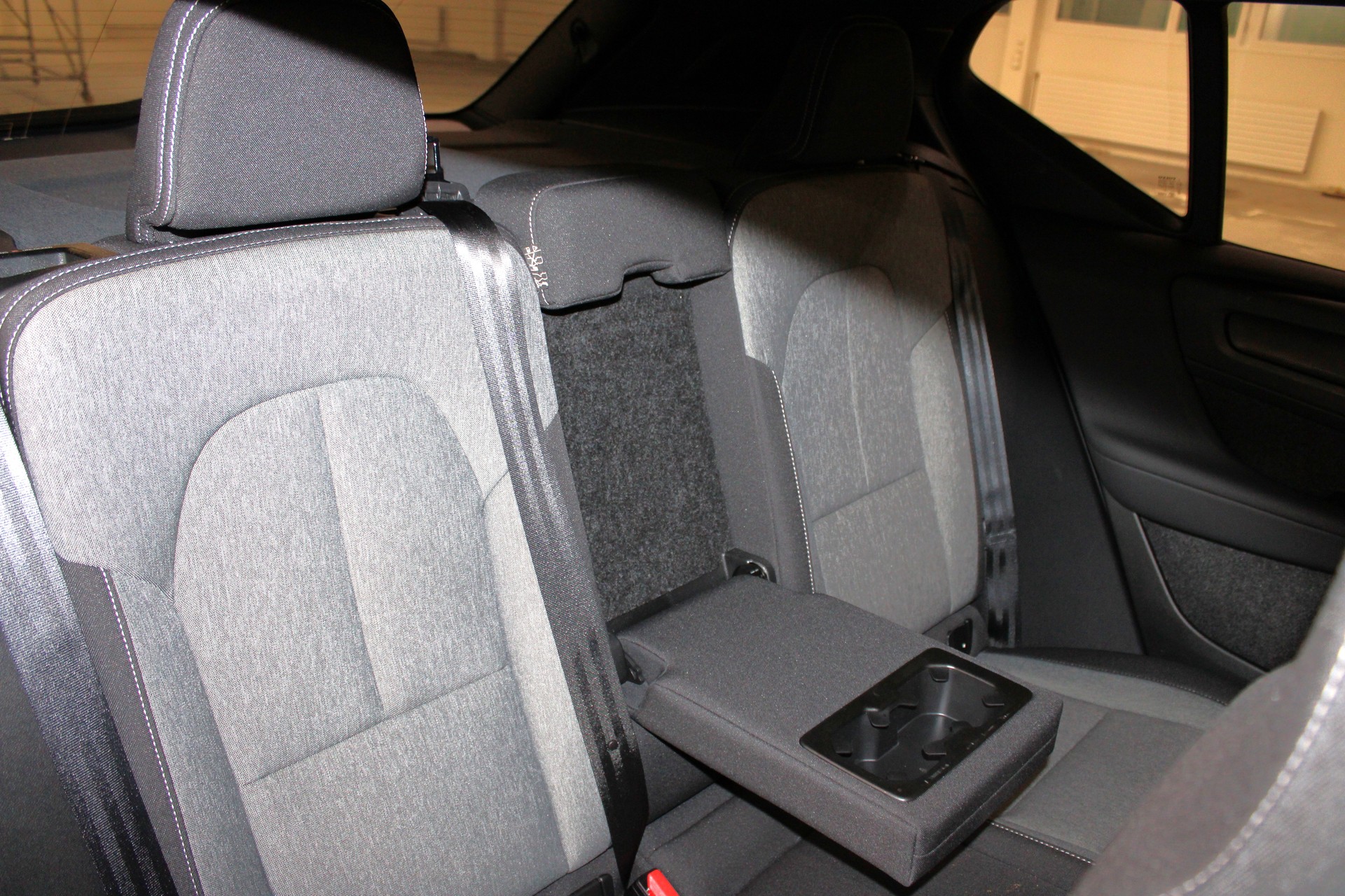VOLVO XC40 B4 Benzin Mild Hybrid Core DCT-image-13