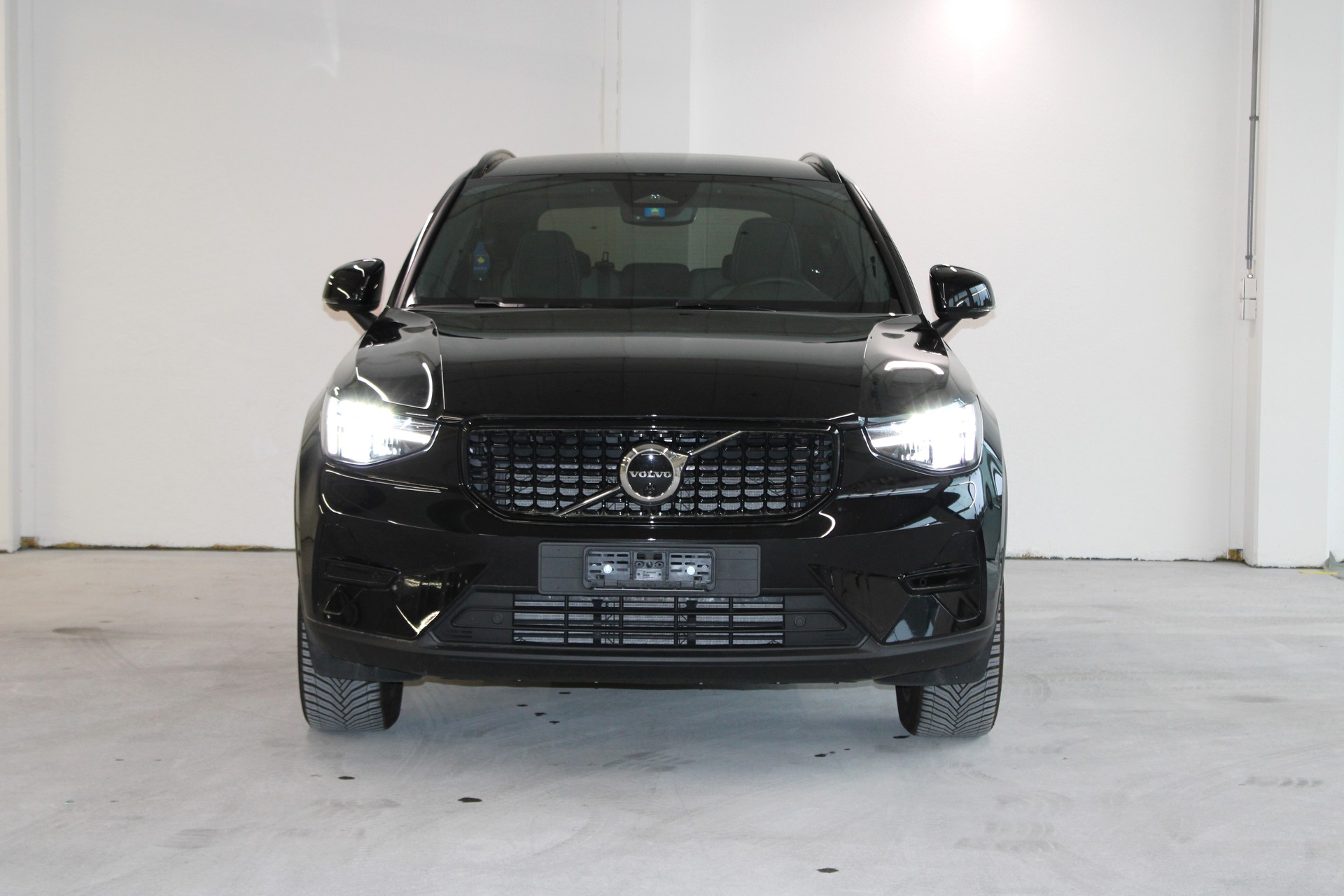 VOLVO XC40 B4 Benzin Mild Hybrid Core DCT-showroom-element-1